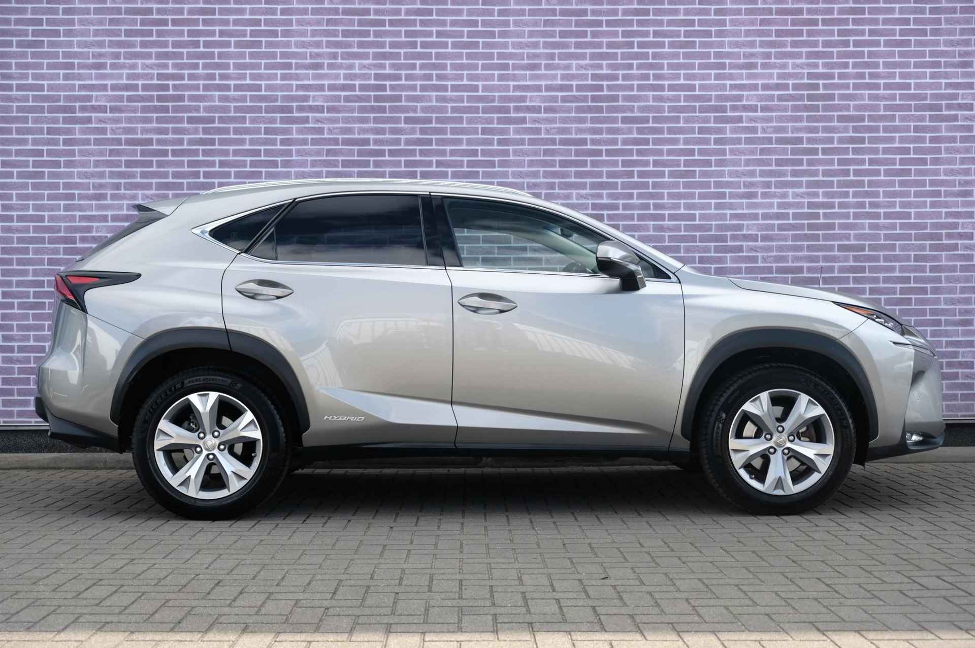 Lexus NX 300h AWD President Line | Achteruitrijcamera | Cruise Control | DAB | Navi | Memory stoelen | Stoelverwarming / verkoeling - 16/45