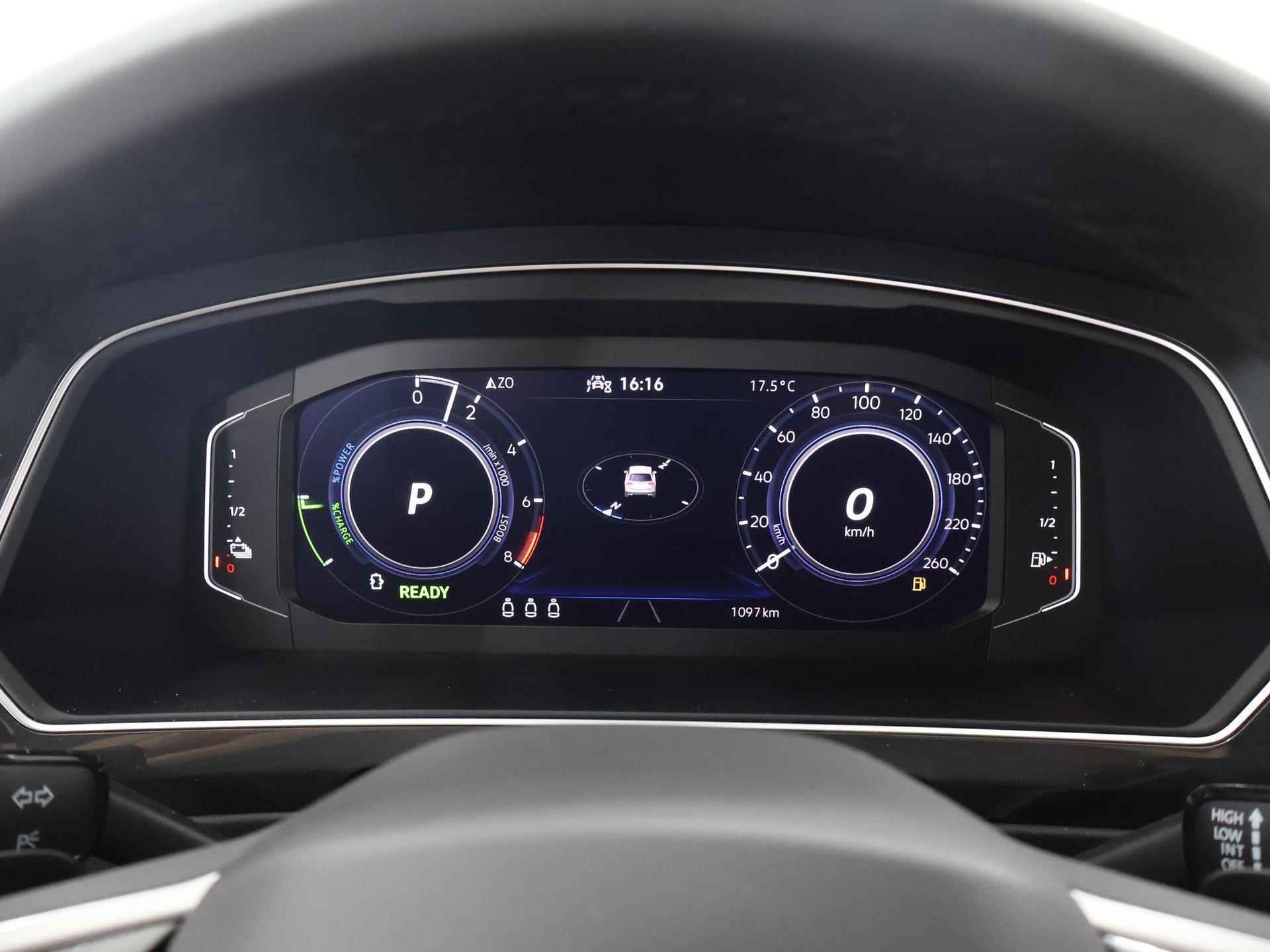 Volkswagen Tiguan 1.4 TSI eHybrid R-Line Business+ | Panoramadak | Adaptieve Cruise Control | Stoelverwarming | Apple carplay | Achteruitrijcamera - 13/43