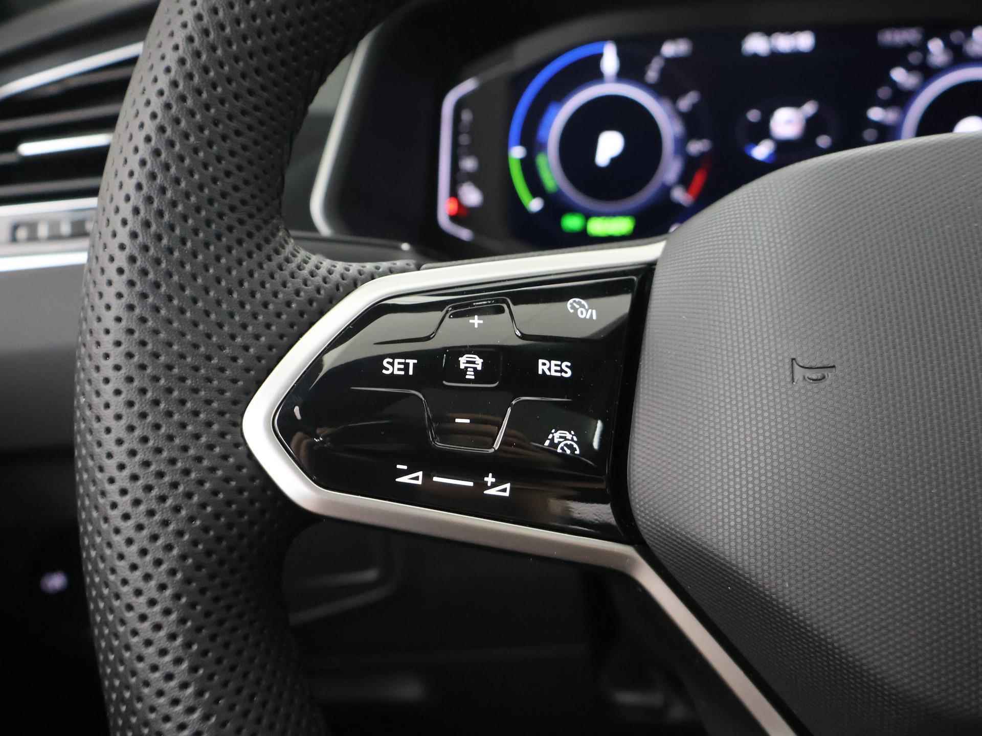 Volkswagen Tiguan 1.4 TSI eHybrid R-Line Business+ | Panoramadak | Adaptieve Cruise Control | Stoelverwarming | Apple carplay | Achteruitrijcamera - 34/43