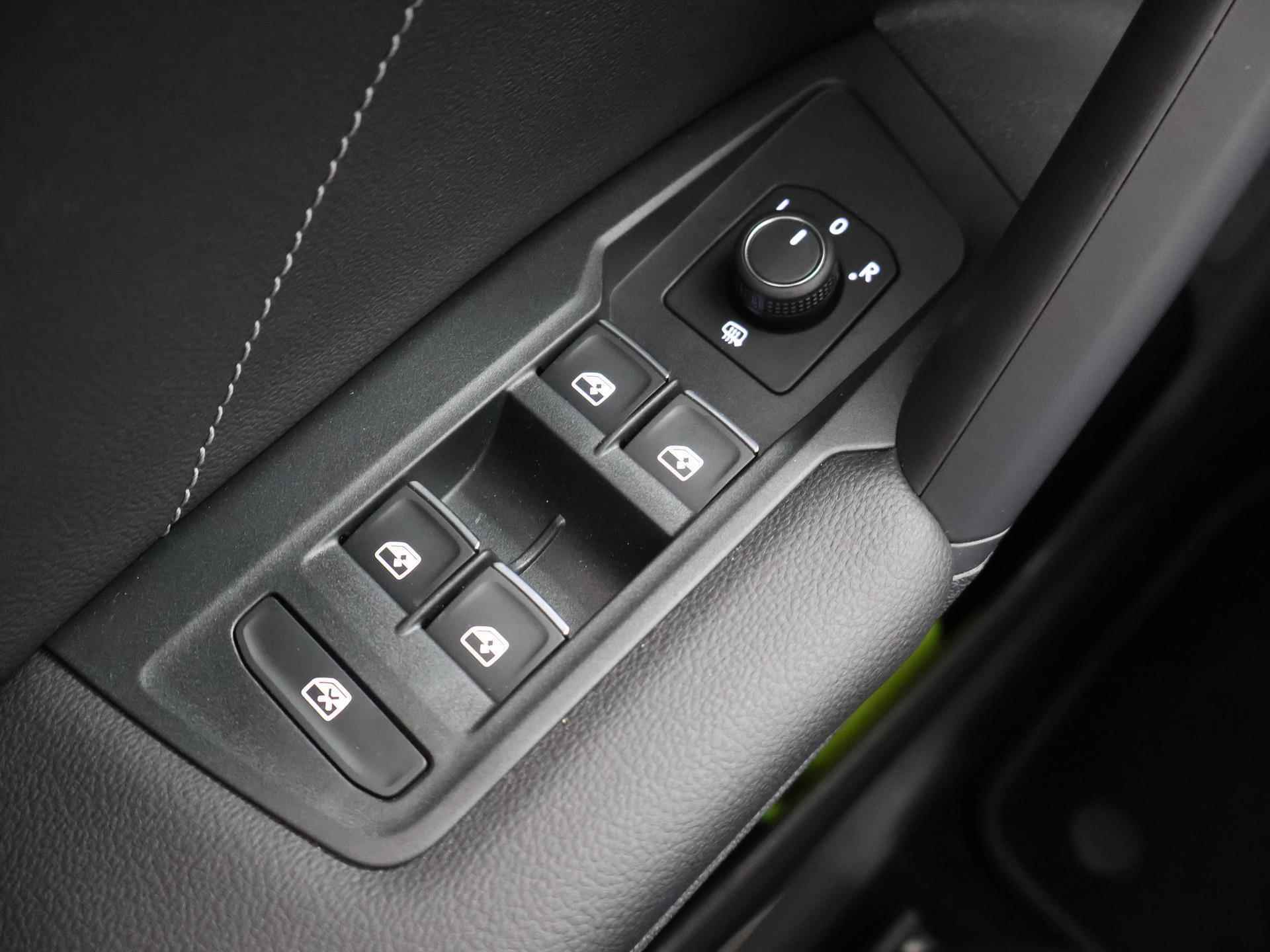 Volkswagen Tiguan 1.4 TSI eHybrid R-Line Business+ | Panoramadak | Adaptieve Cruise Control | Stoelverwarming | Apple carplay | Achteruitrijcamera - 37/43