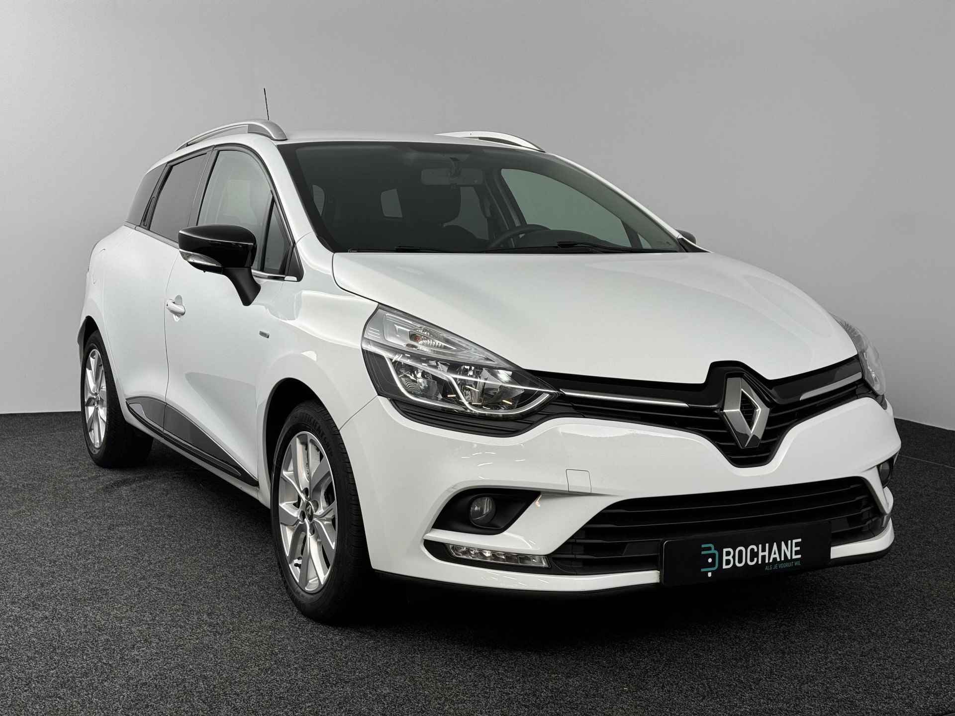 Renault Clio Estate 0.9 TCe Limited | Lage kilometerstand | P. Sensoren | Navi | Cruise | Airco | NL Auto! - 38/44