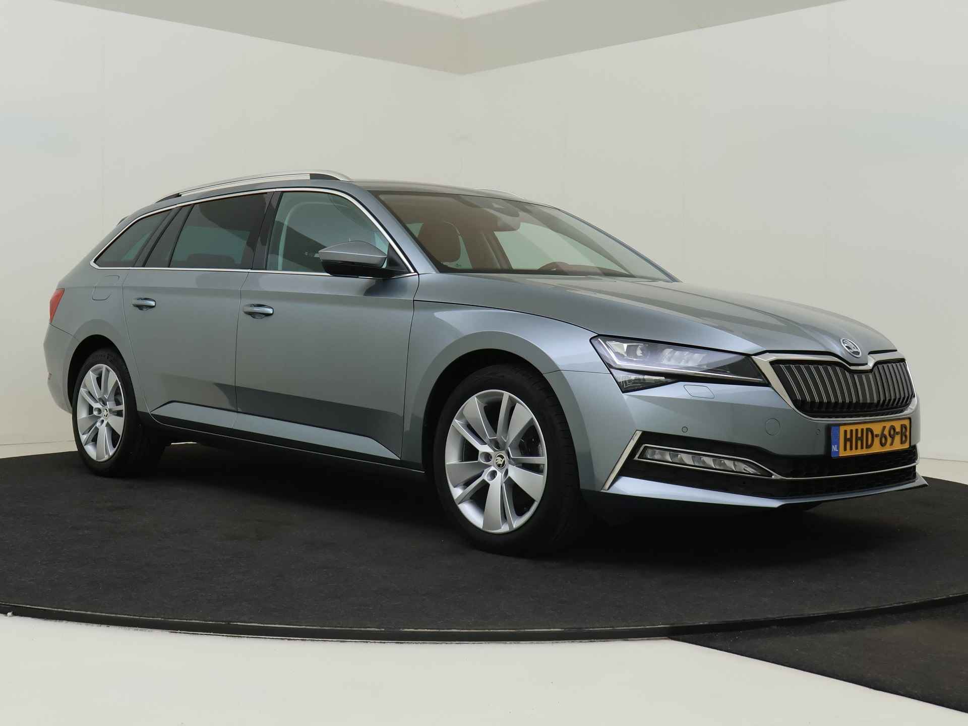 Škoda Superb Combi 1.4 TSI iV Business Edition TREKHAAK !! - 9/63