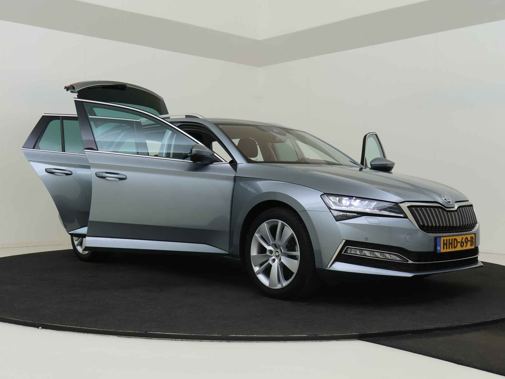 Škoda Superb Combi 1.4 TSI iV Business Edition TREKHAAK !! - 17/63