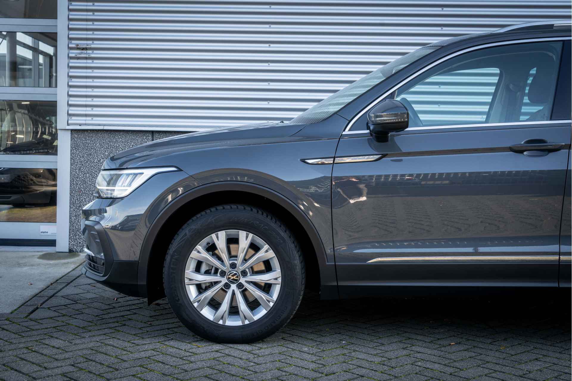 Volkswagen Tiguan Life Business 1.5TSI 130 pk SUV | Camera| Winterpakket | Trekhaak| Nederlandse auto| - 9/44