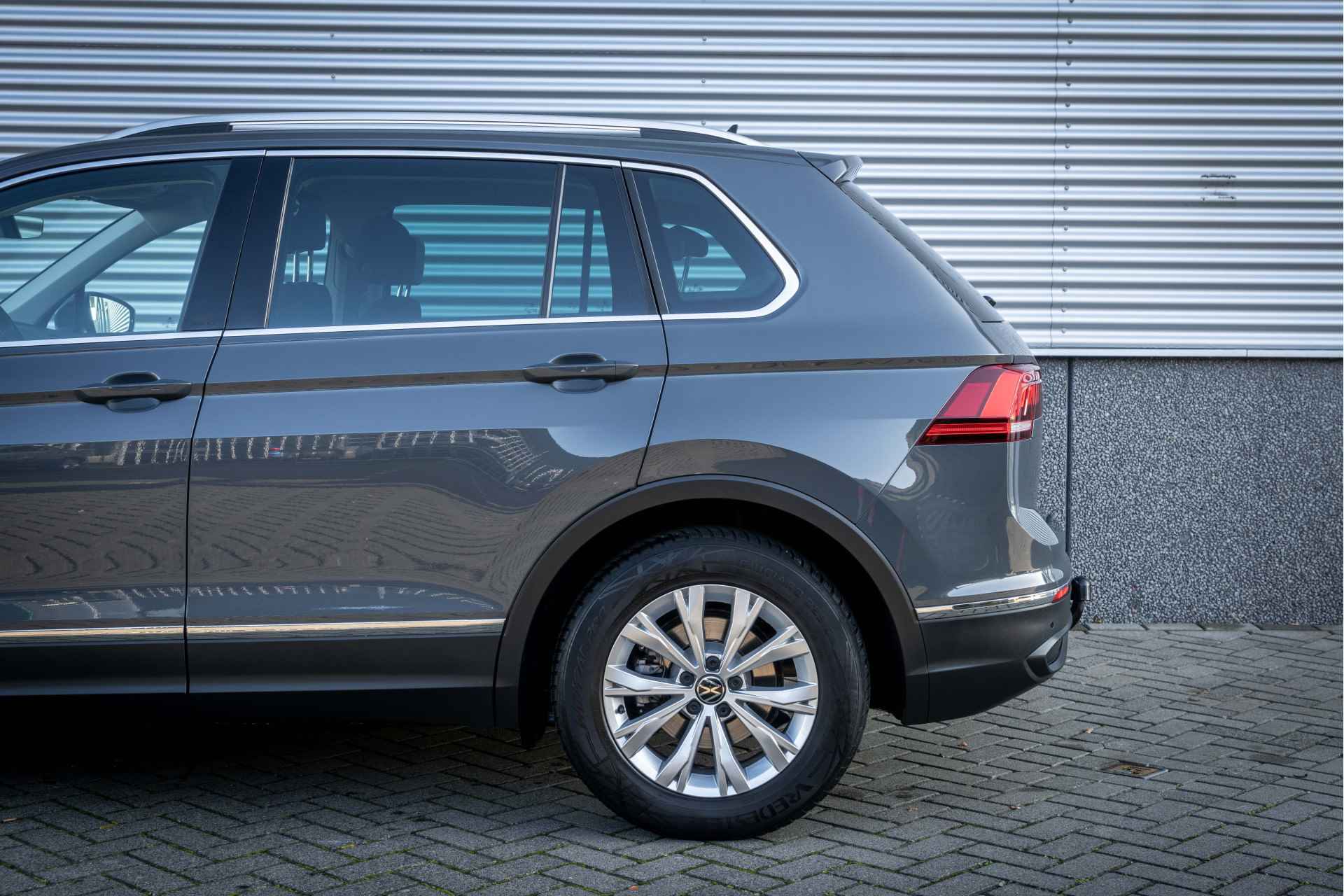 Volkswagen Tiguan Life Business 1.5TSI 130 pk SUV | Camera| Winterpakket | Trekhaak| Nederlandse auto| - 10/44