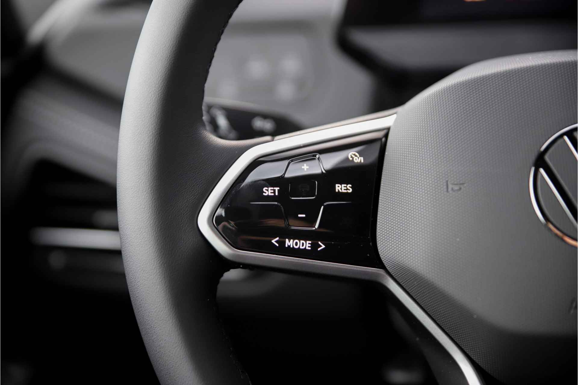 Volkswagen ID.4 Pure 52 kWh | 20inch LMV | Cruise Control Adaptief | Apple Carplay & Android Auto | | 20inch LMV | Cruise Control Adaptief | Apple Carplay & Android Auto | - 16/39