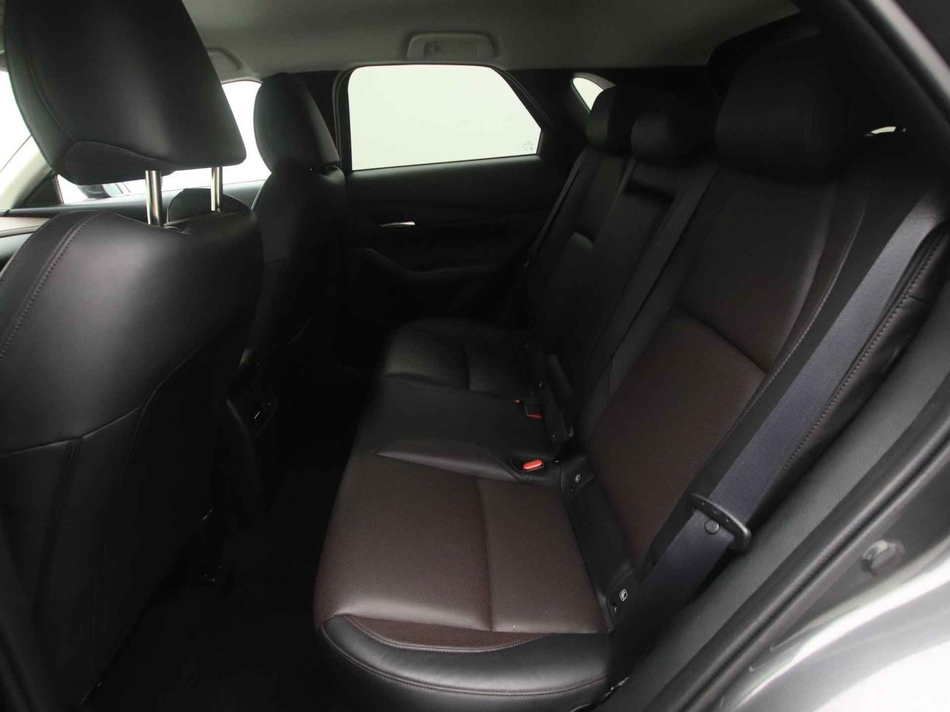 Mazda CX-30 2.0 e-SkyActiv-X Luxury automaat met aero pack en all-weather banden : dealer onderhouden - 15/48