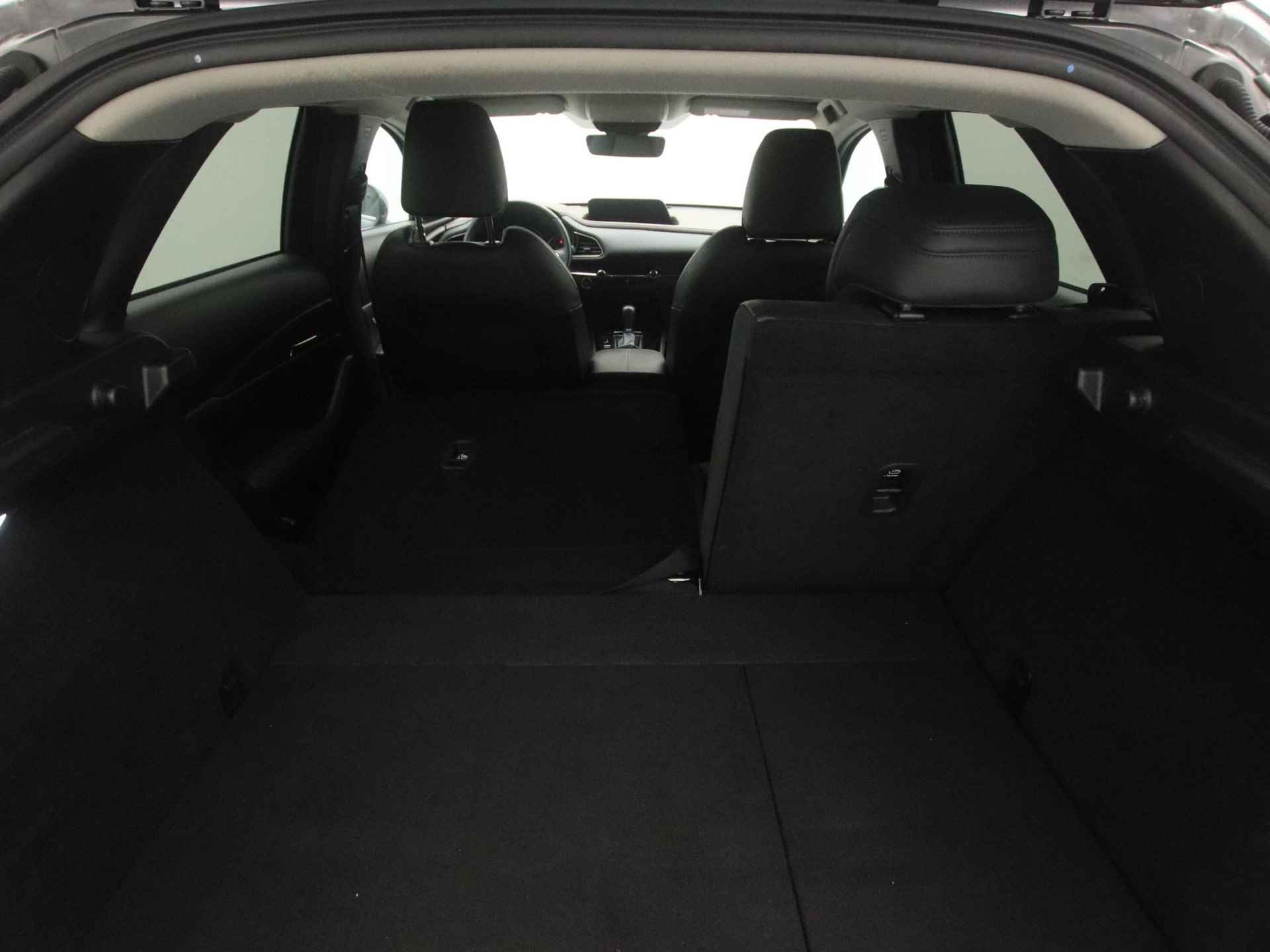 Mazda CX-30 2.0 e-SkyActiv-X Luxury automaat met aero pack en all-weather banden : dealer onderhouden - 18/48