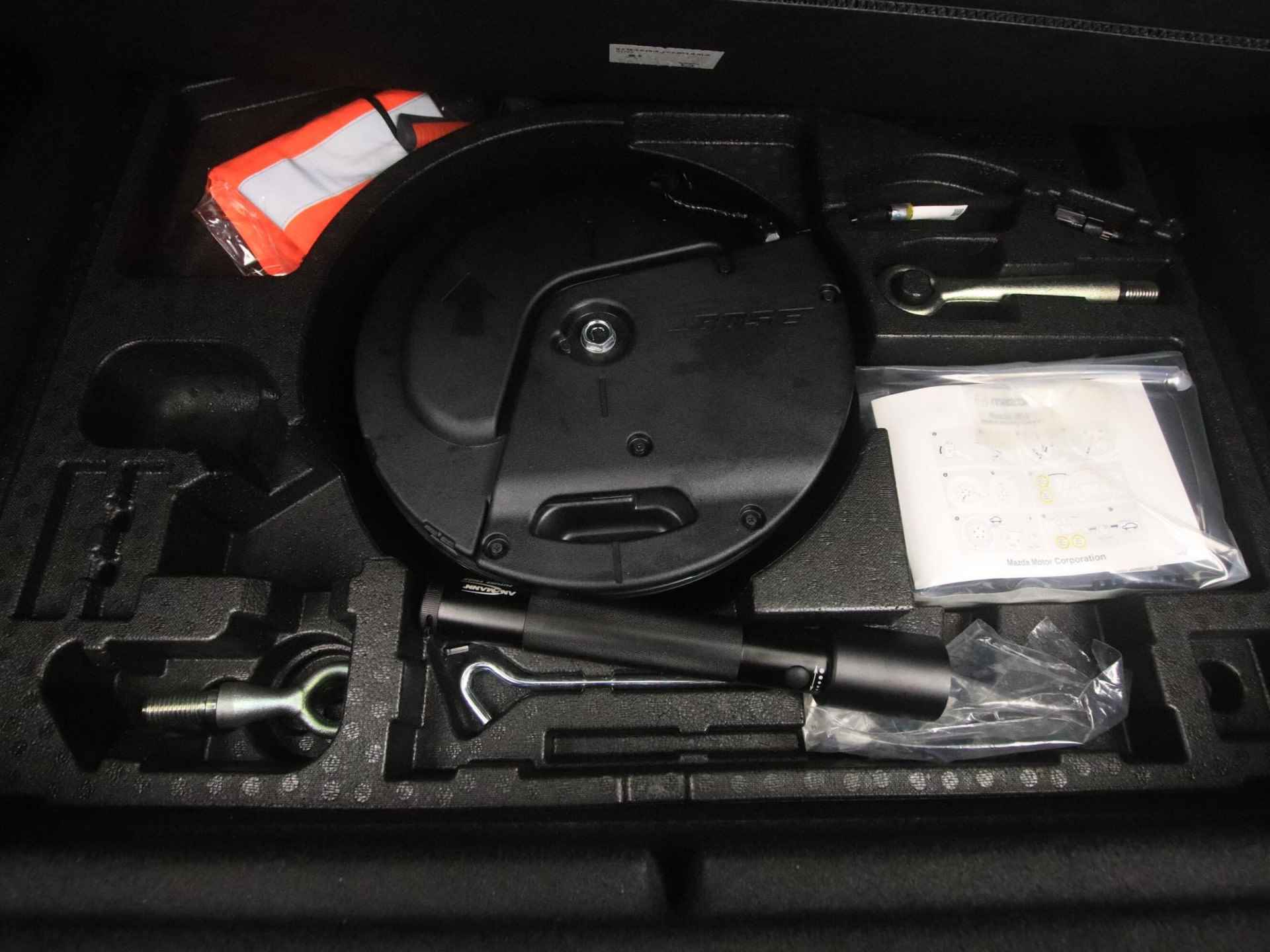 Mazda CX-30 2.0 e-SkyActiv-X Luxury automaat met aero pack en all-weather banden : dealer onderhouden (GERESERVEERD) - 20/48