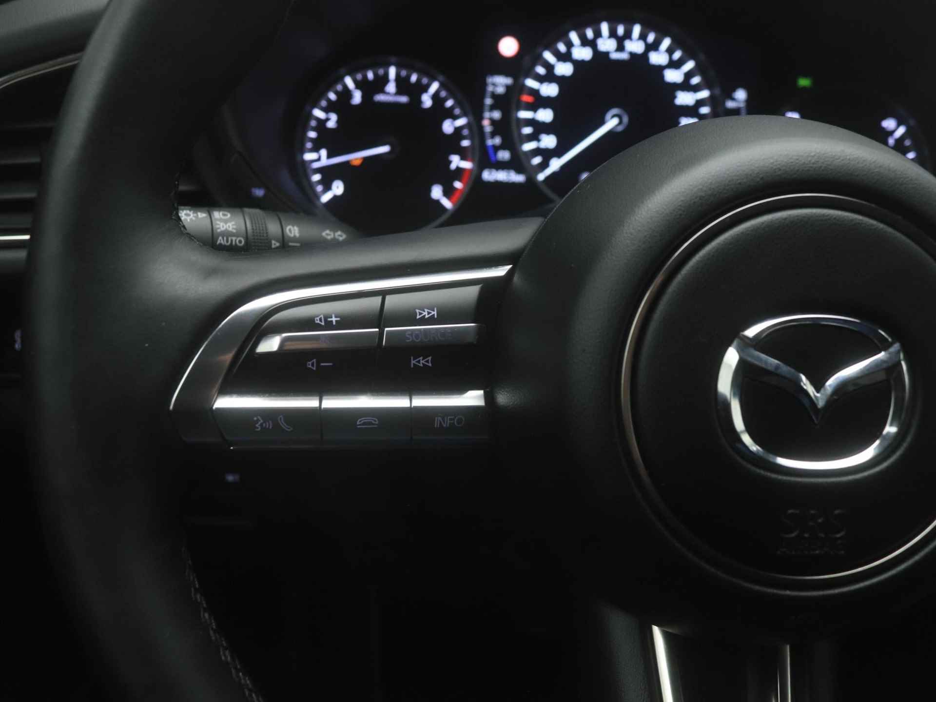 Mazda CX-30 2.0 e-SkyActiv-X Luxury automaat met aero pack en all-weather banden : dealer onderhouden - 25/48
