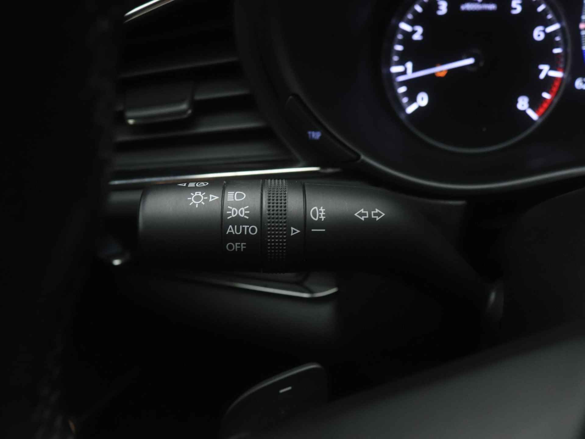 Mazda CX-30 2.0 e-SkyActiv-X Luxury automaat met aero pack en all-weather banden : dealer onderhouden - 27/48