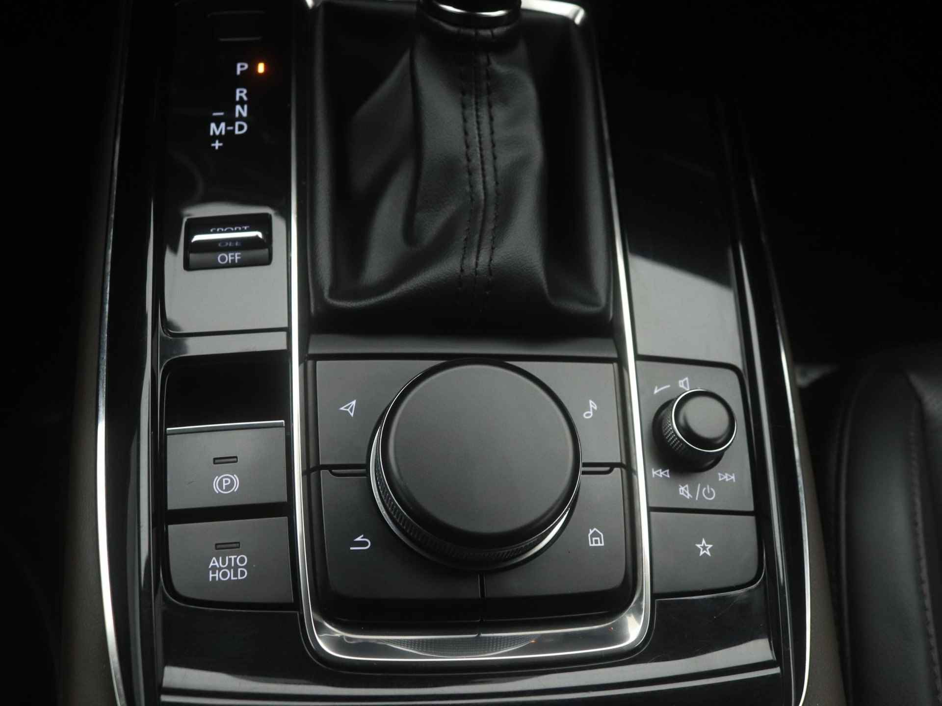 Mazda CX-30 2.0 e-SkyActiv-X Luxury automaat met aero pack en all-weather banden : dealer onderhouden - 39/48