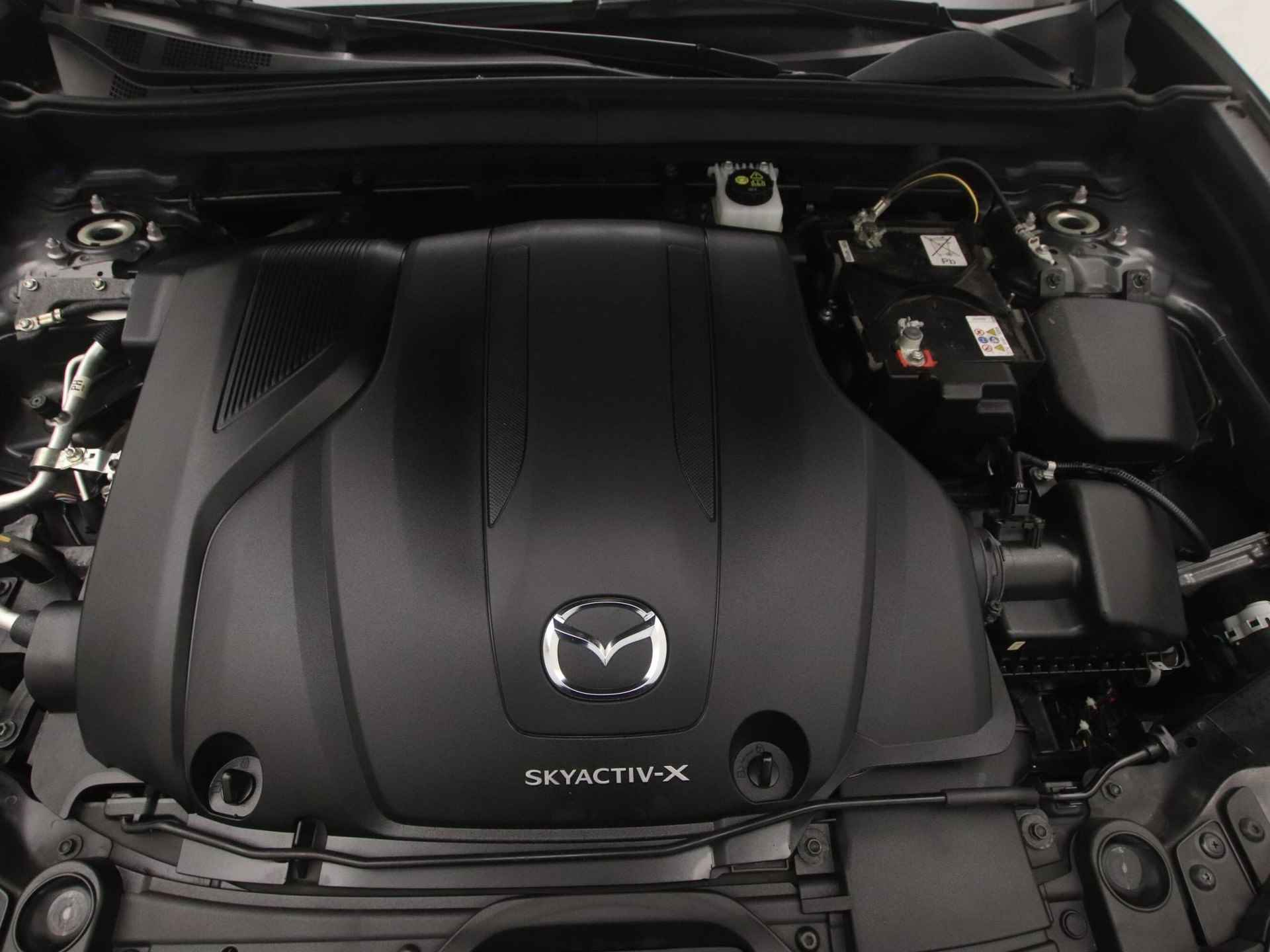 Mazda CX-30 2.0 e-SkyActiv-X Luxury automaat met aero pack en all-weather banden : dealer onderhouden - 42/48