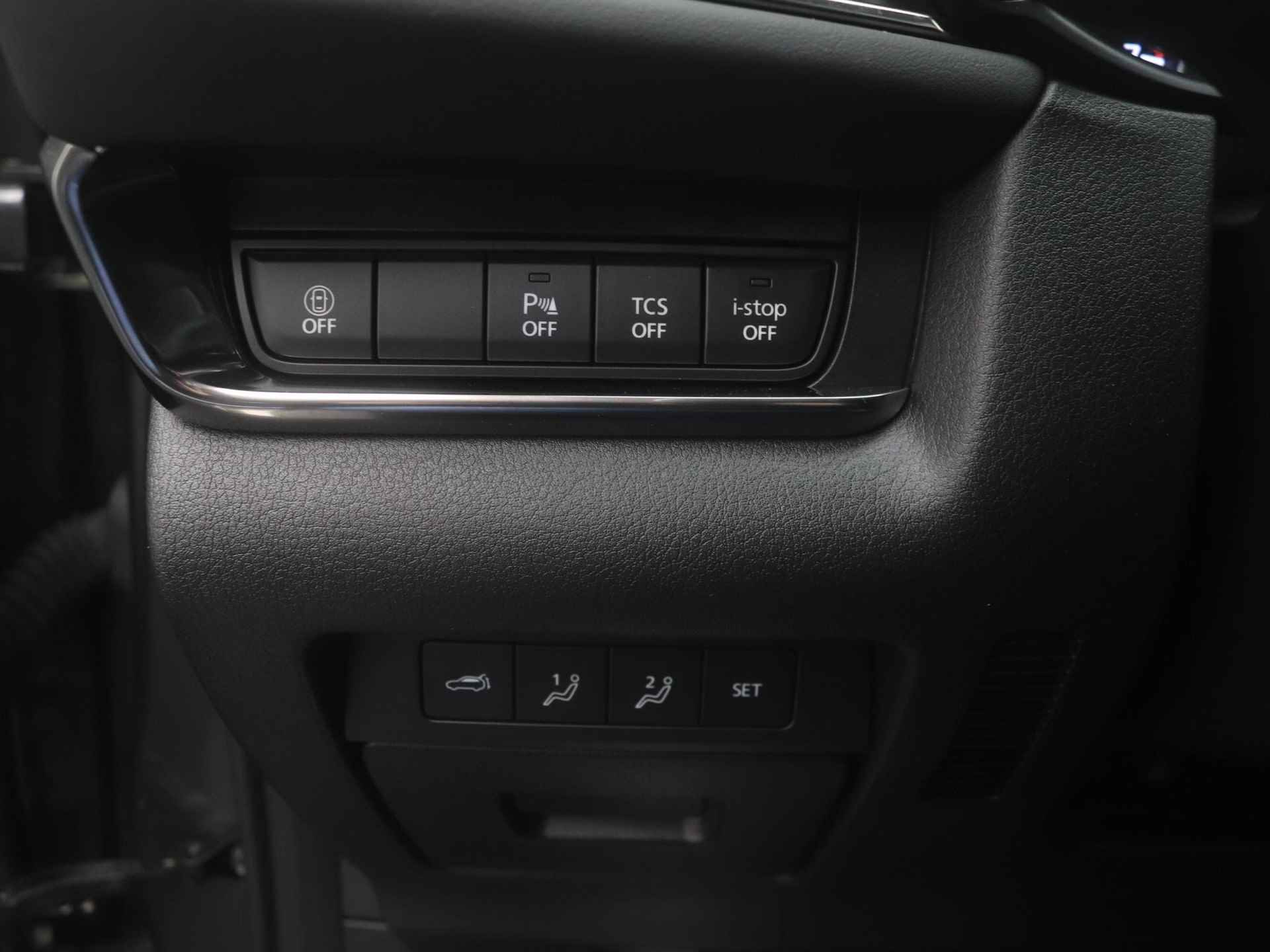 Mazda CX-30 2.0 e-SkyActiv-X Luxury automaat met aero pack en all-weather banden : dealer onderhouden (GERESERVEERD) - 43/48