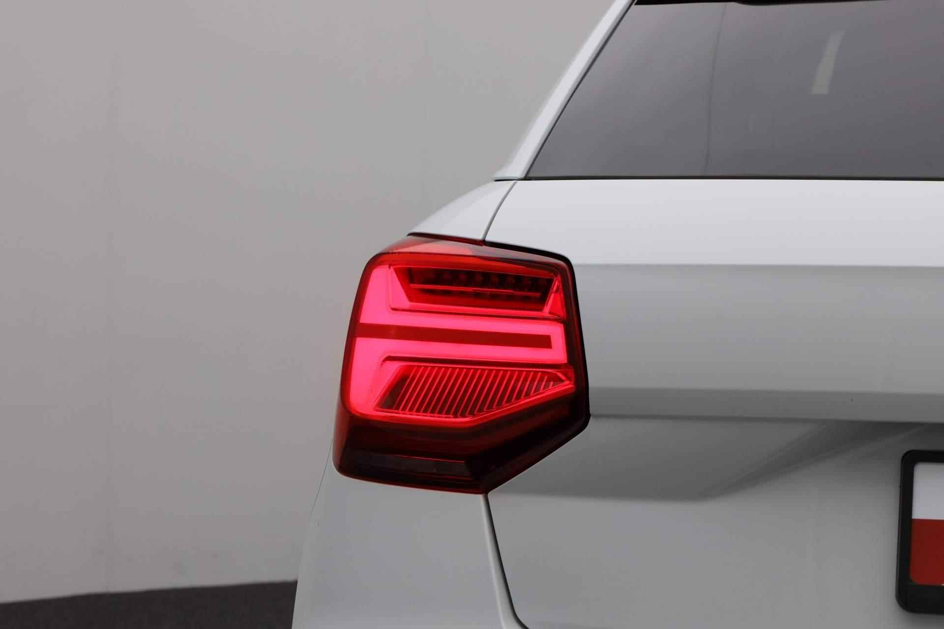 Audi Q2 40 TFSI 190PK S-tronic quattro Sport Edition #2 | Pano | Trekhaak | Keyless | Navi | Full LED | Leder/alcantara | Camera | 19 inch - 15/44