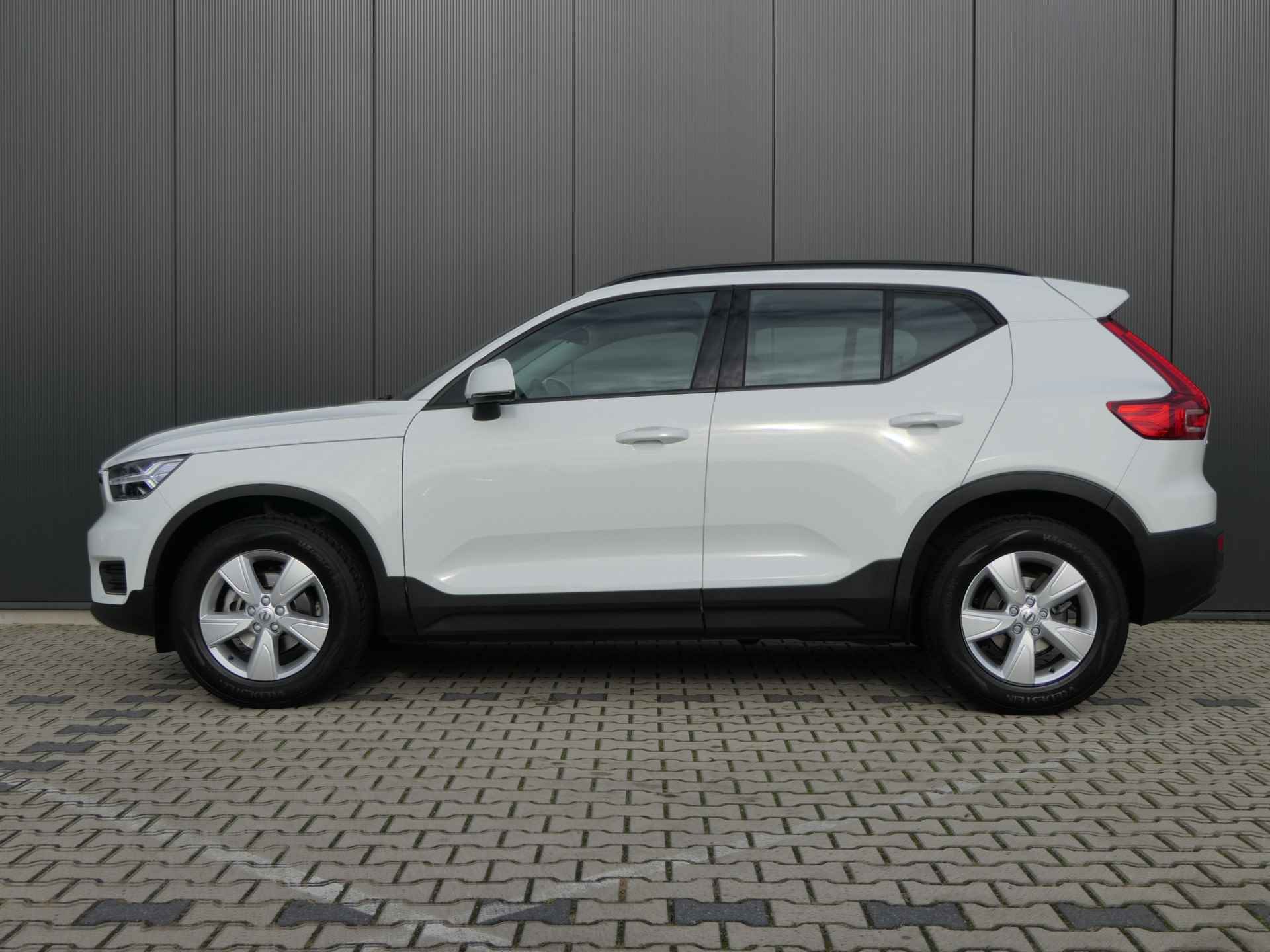 Volvo XC40 T2 | Trekhaak | Cruise Control | Navigatie | Apple / Android Carplay | DAB | - 3/34