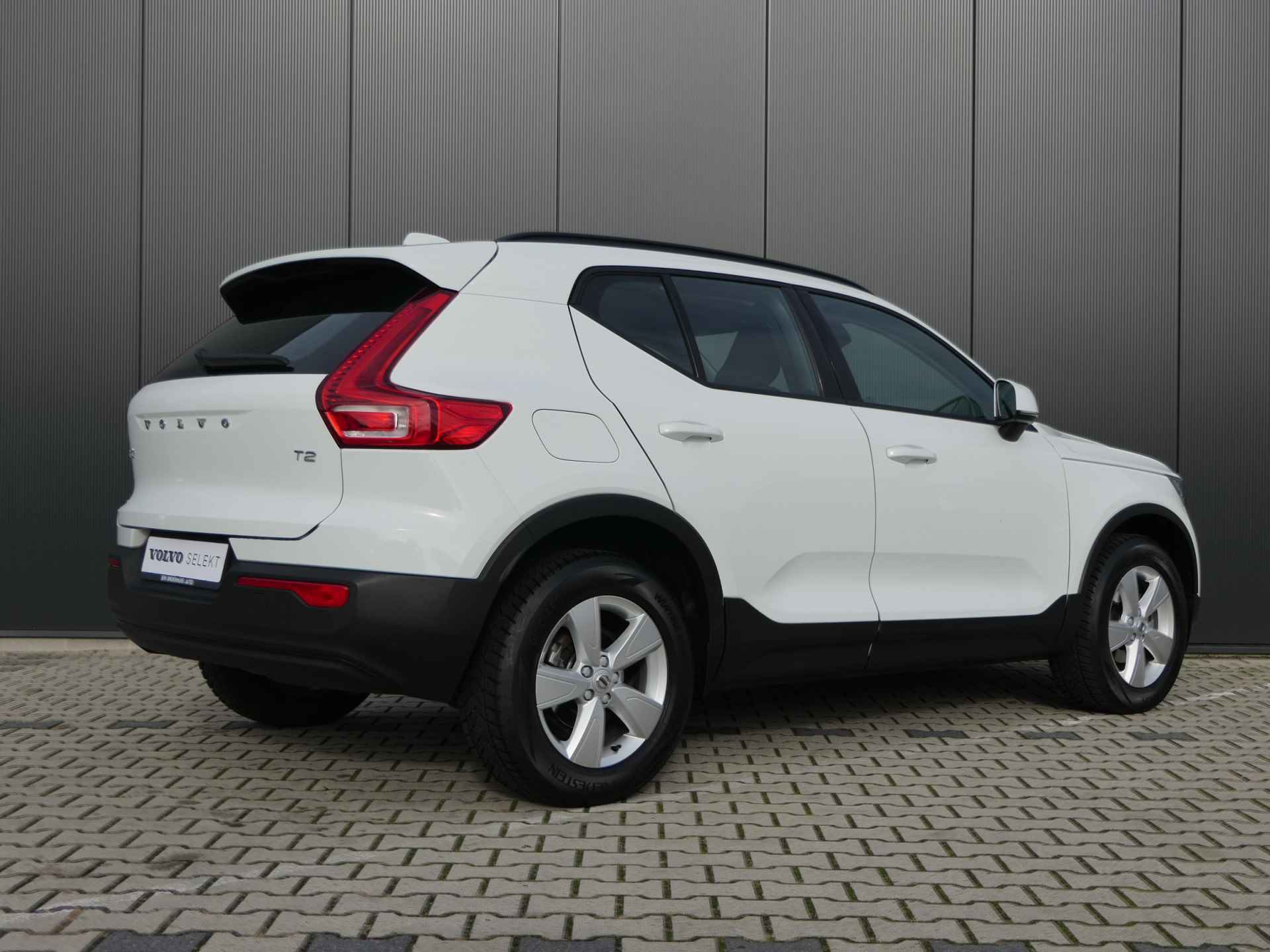 Volvo XC40 T2 | Trekhaak | Cruise Control | Navigatie | Apple / Android Carplay | DAB | - 4/34