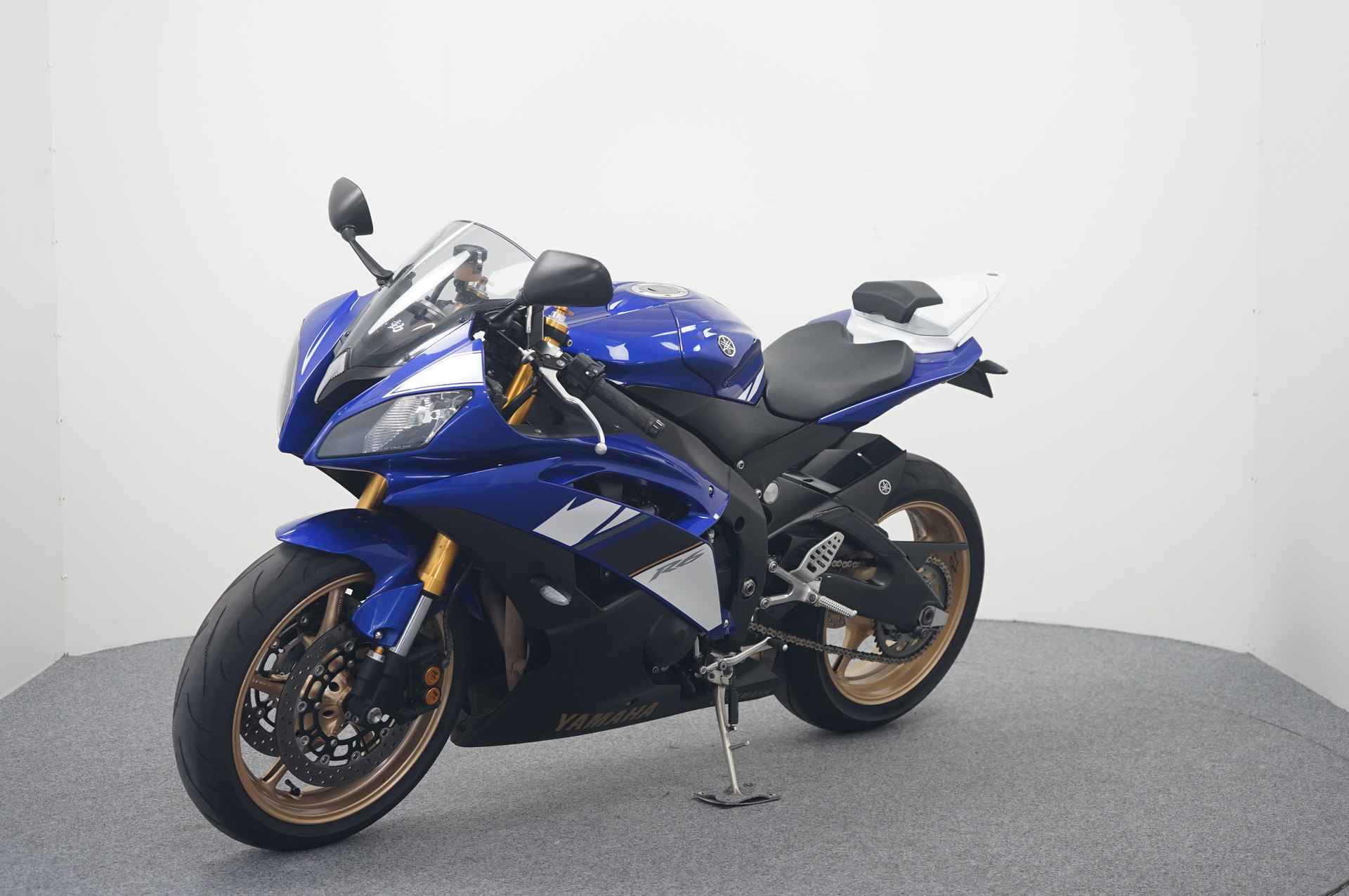 Yamaha YZF-R6 - 4/16