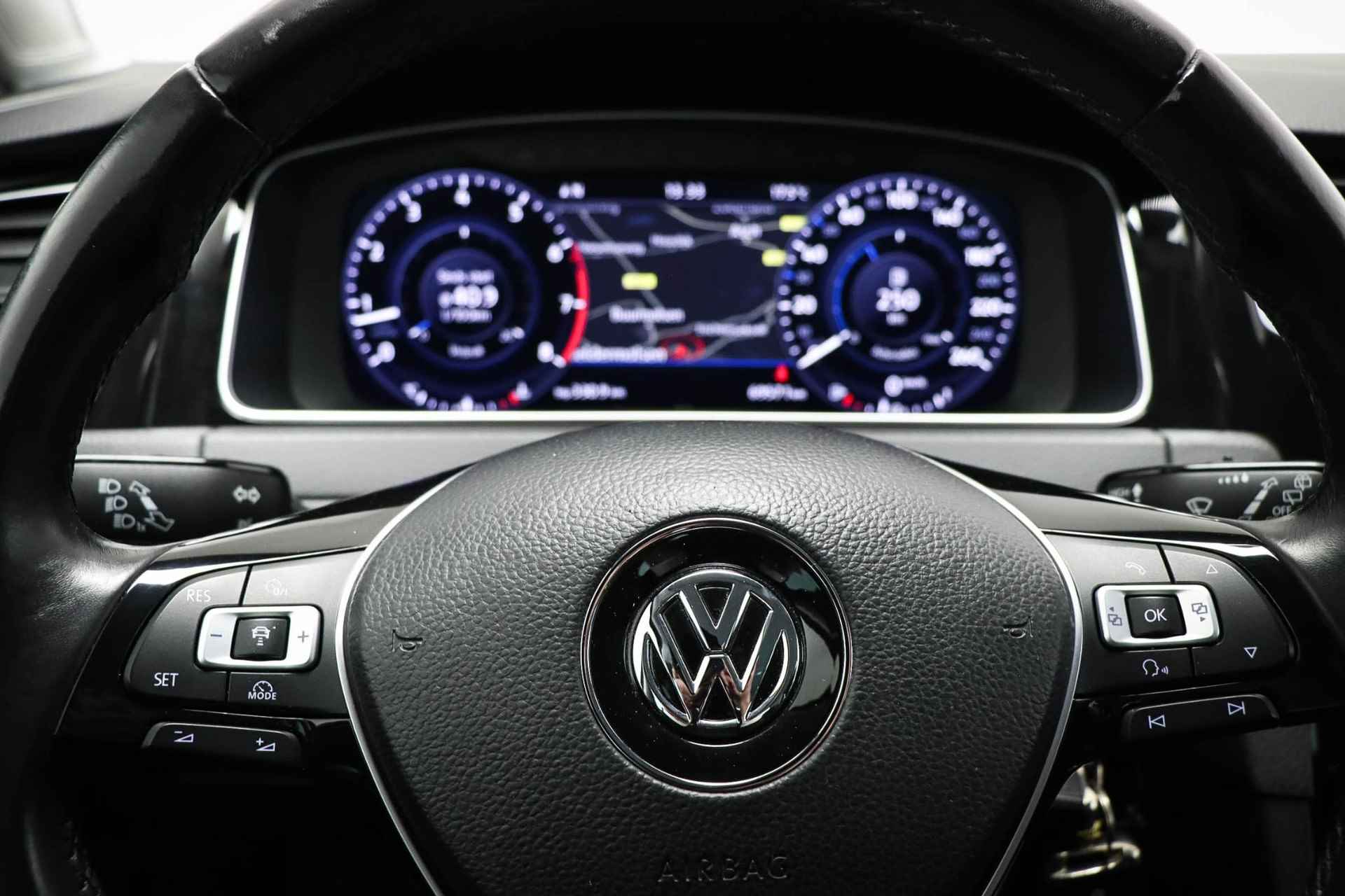 Volkswagen Golf 1.4 TSI Highline Business | VIRTUAL COCKPIT | ERGOACTIVE / MASSAGE | TREKHAAK AFNEEMBAAR | 18" - 27/51