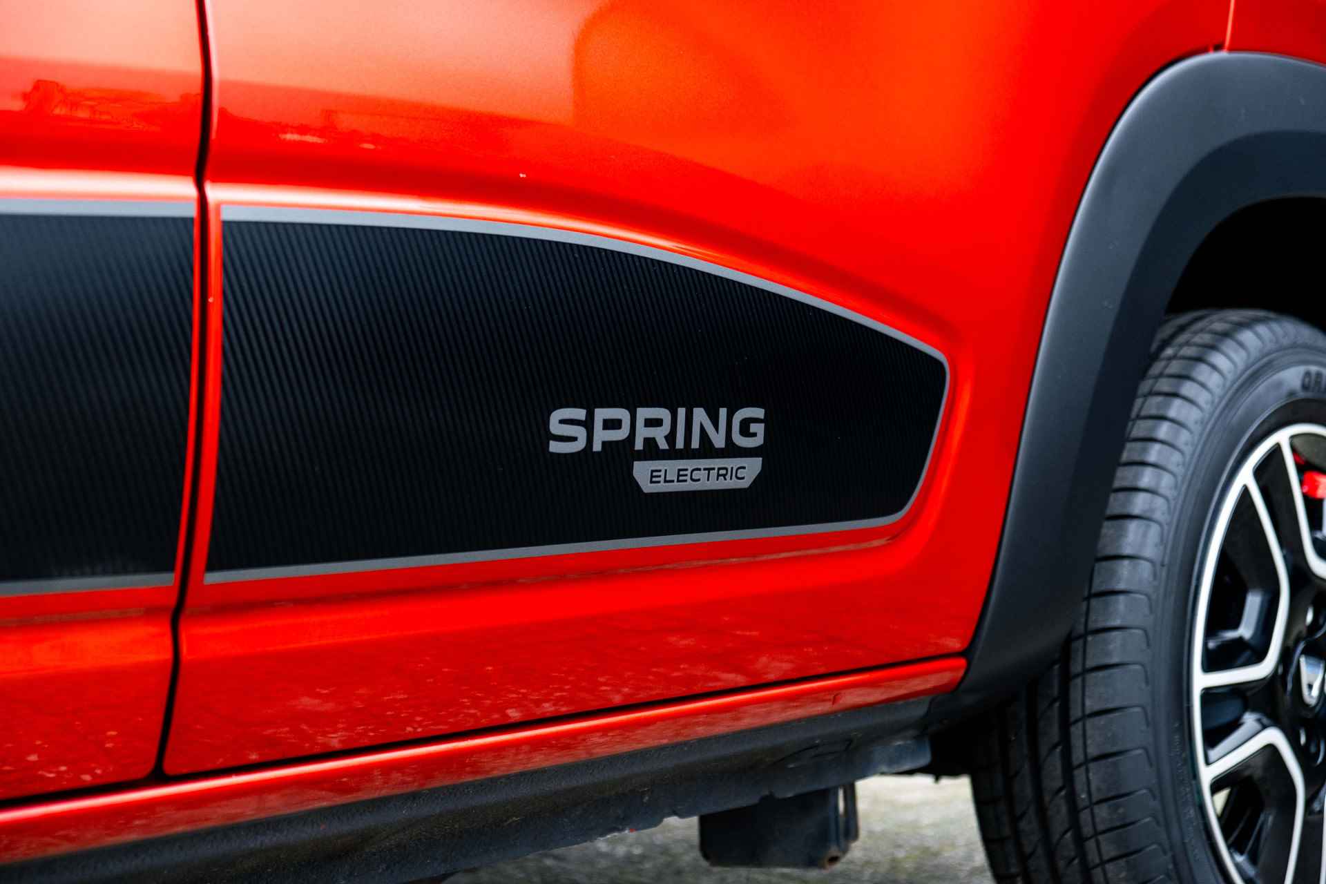 Dacia Spring Comfort Plus 27 kWh | Achteruitrijcamera | Navigatie | Airco | Snellader 30KW | incl. Bovag rijklaarpakket met 12 maanden garantie | - 24/53