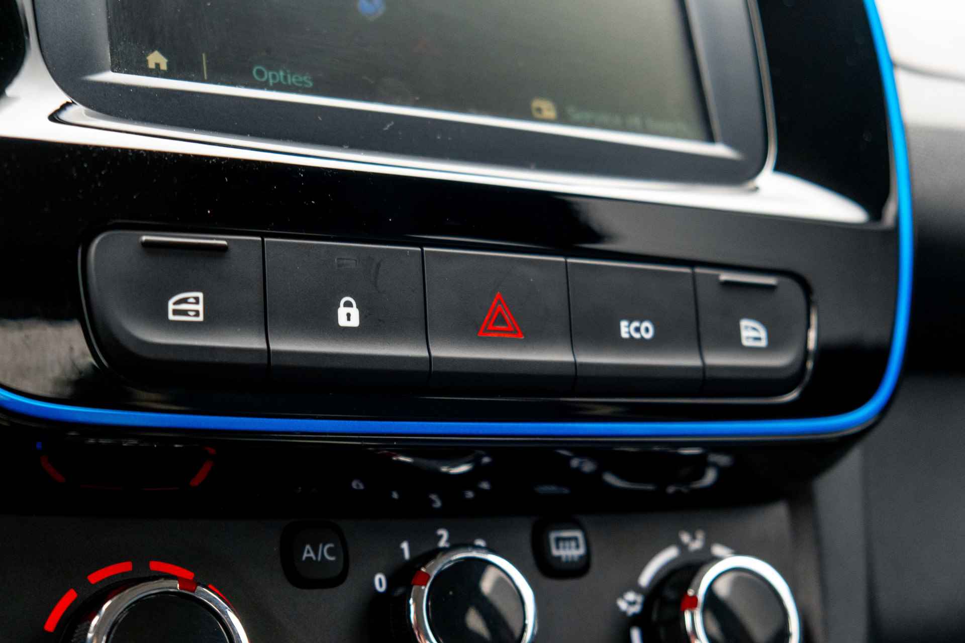 Dacia Spring Comfort Plus 27 kWh | Achteruitrijcamera | Navigatie | Airco | Snellader 30KW | incl. Bovag rijklaarpakket met 12 maanden garantie | - 44/53
