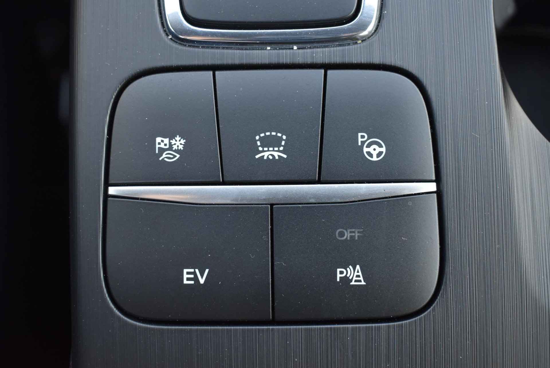 Ford Kuga 2.5 PHEV ST-Line X | Winter Pakket | 19"LMV | Panorama Dak | Elektrisch Bedienbare Achterklep | - 17/26