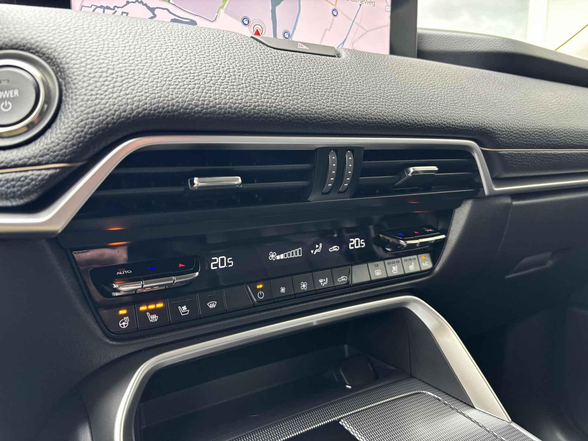 Mazda CX-60 2.5 e-SkyActiv PHEV Homura | Automaat | Navigatie | Cruise Control Adaptief | Convenience Pack | Driver Assistance Pack| Resterende fabrieksgarantie tot 03-05-2029 |  Rijklaar! | - 26/32