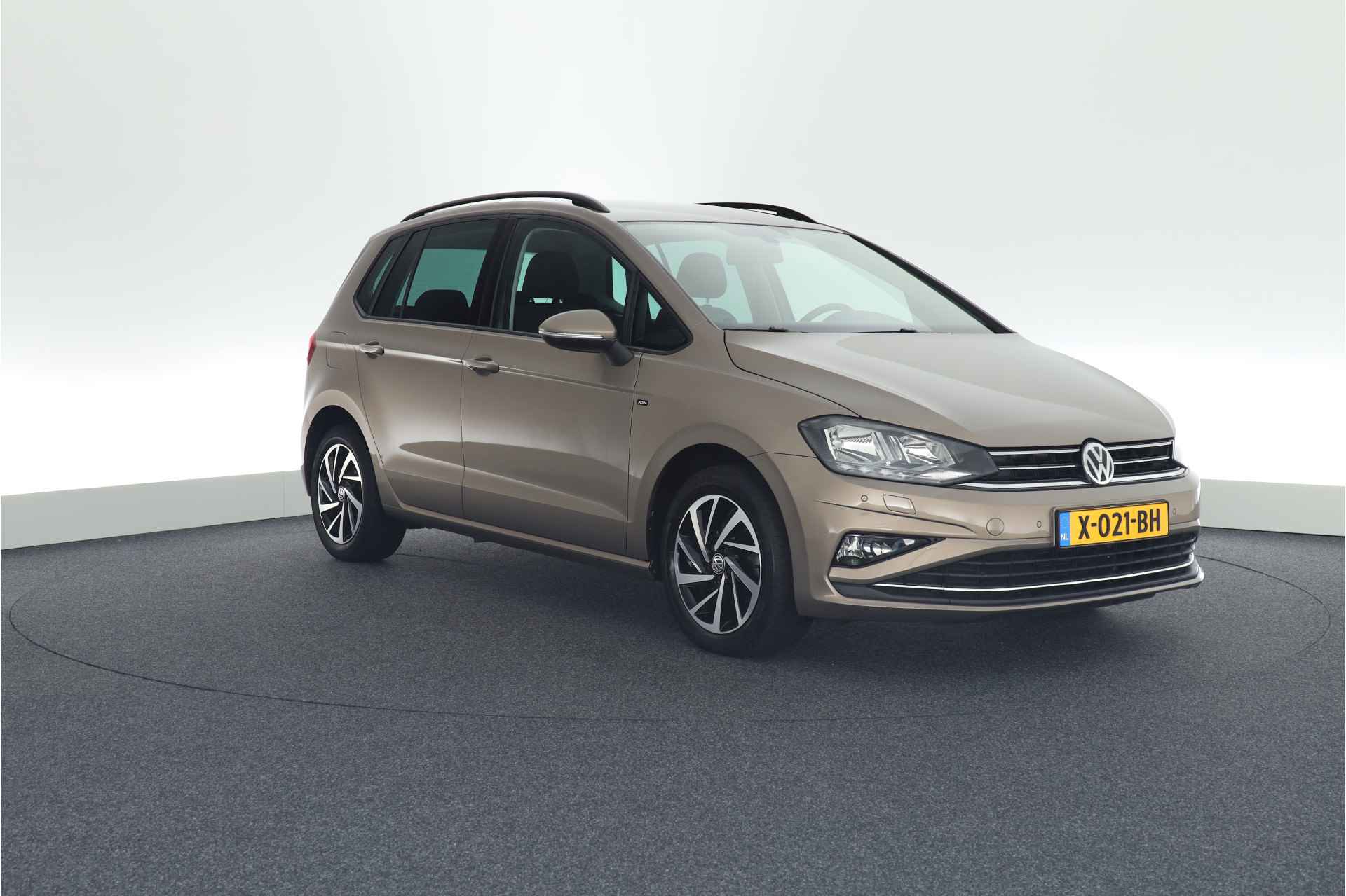 Volkswagen Golf Sportsvan 1.0 TSI 110pk DSG Join Parkeersensoren Navigatie Stoelverwarming - 6/42