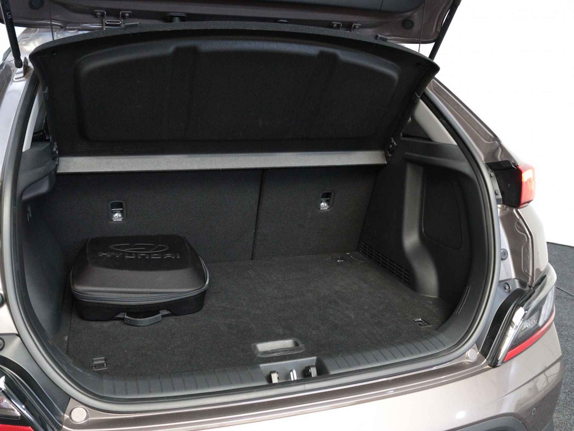 Hyundai Kona EV Premium 64 kWh | Navigatie | Leder | Camera | Carplay | Airco - 19/56