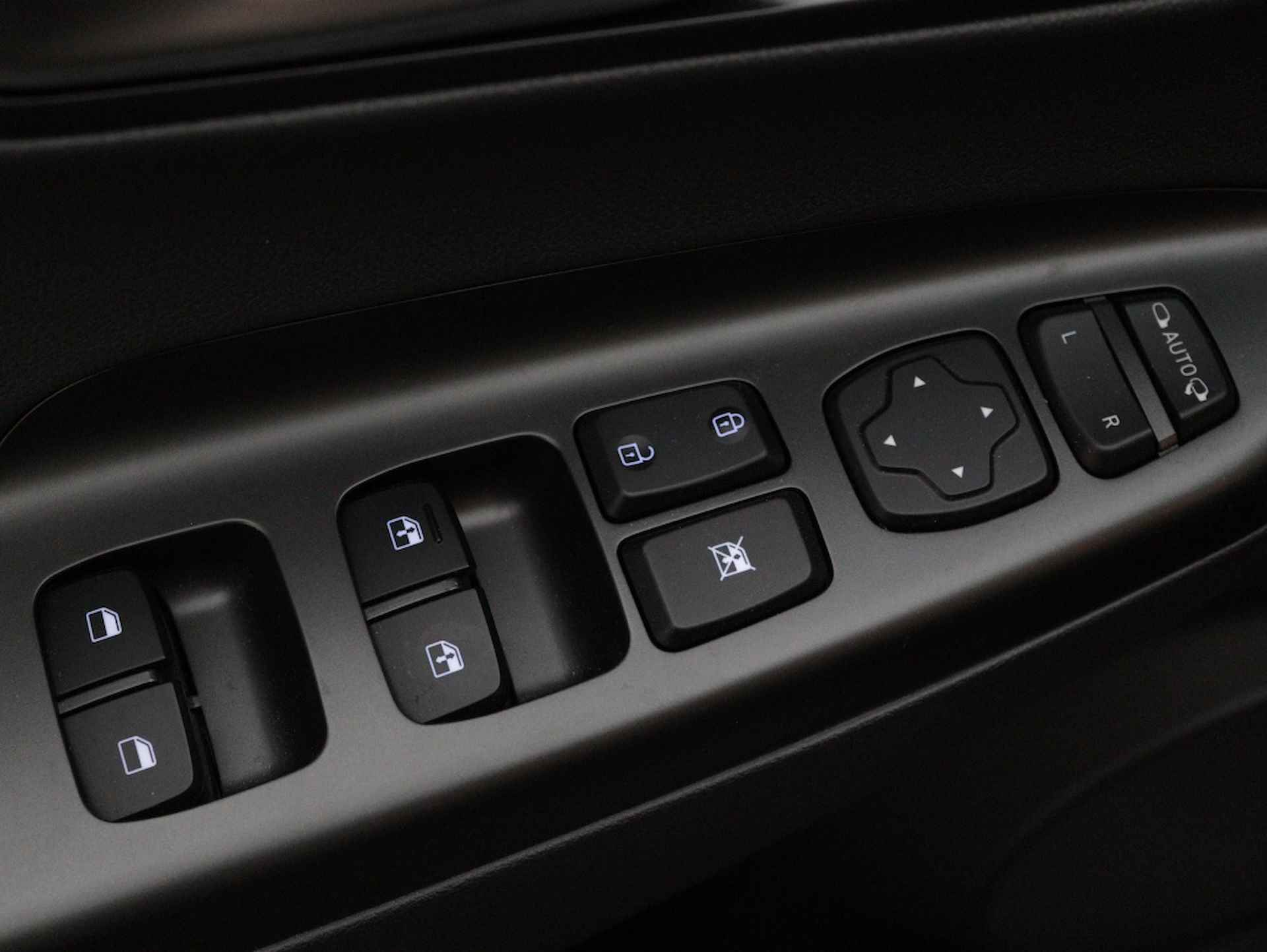 Hyundai Kona EV Premium 64 kWh | Navigatie | Leder | Camera | Carplay | Airco - 25/56