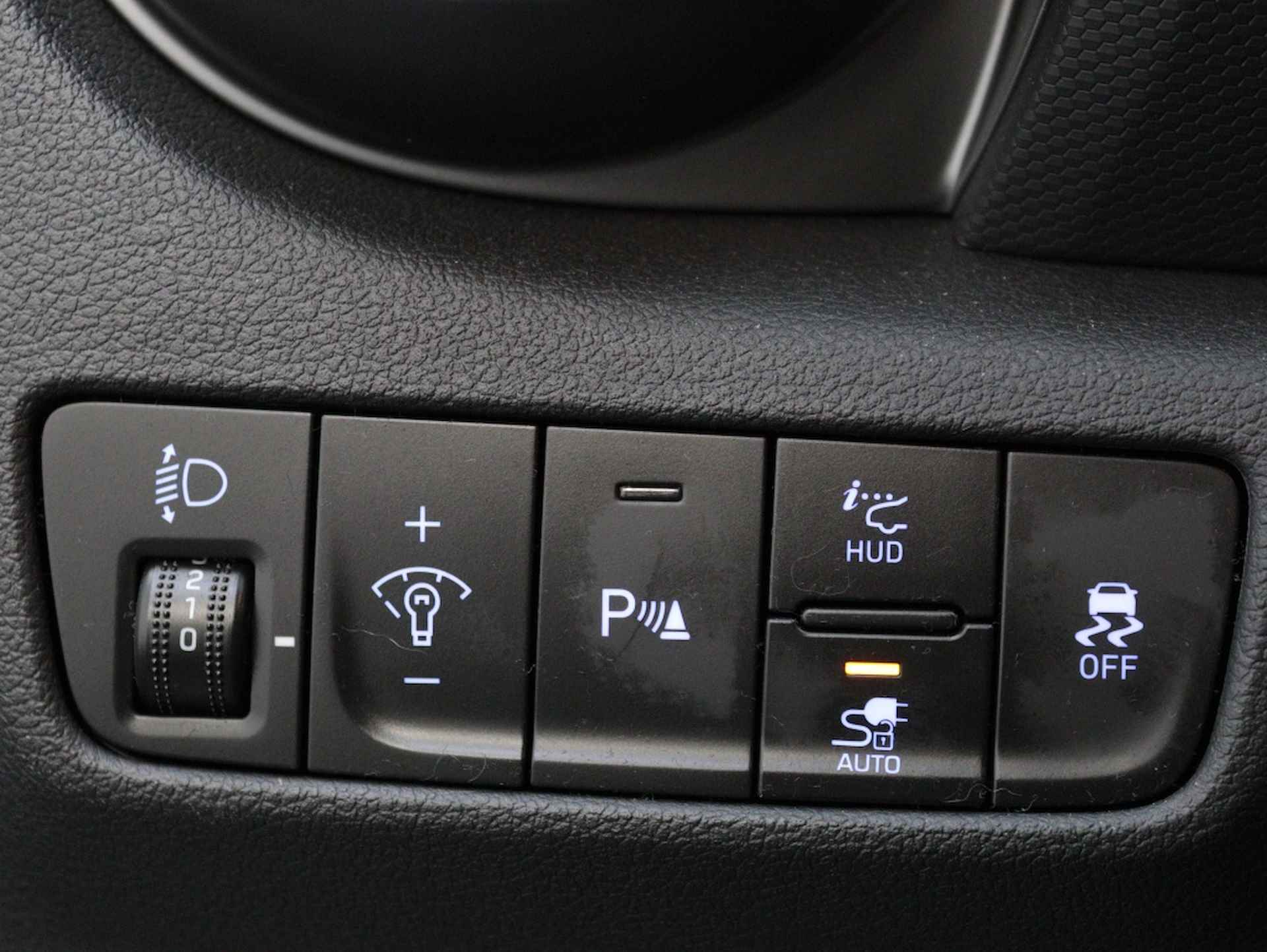 Hyundai Kona EV Premium 64 kWh | Navigatie | Leder | Camera | Carplay | Airco - 27/56