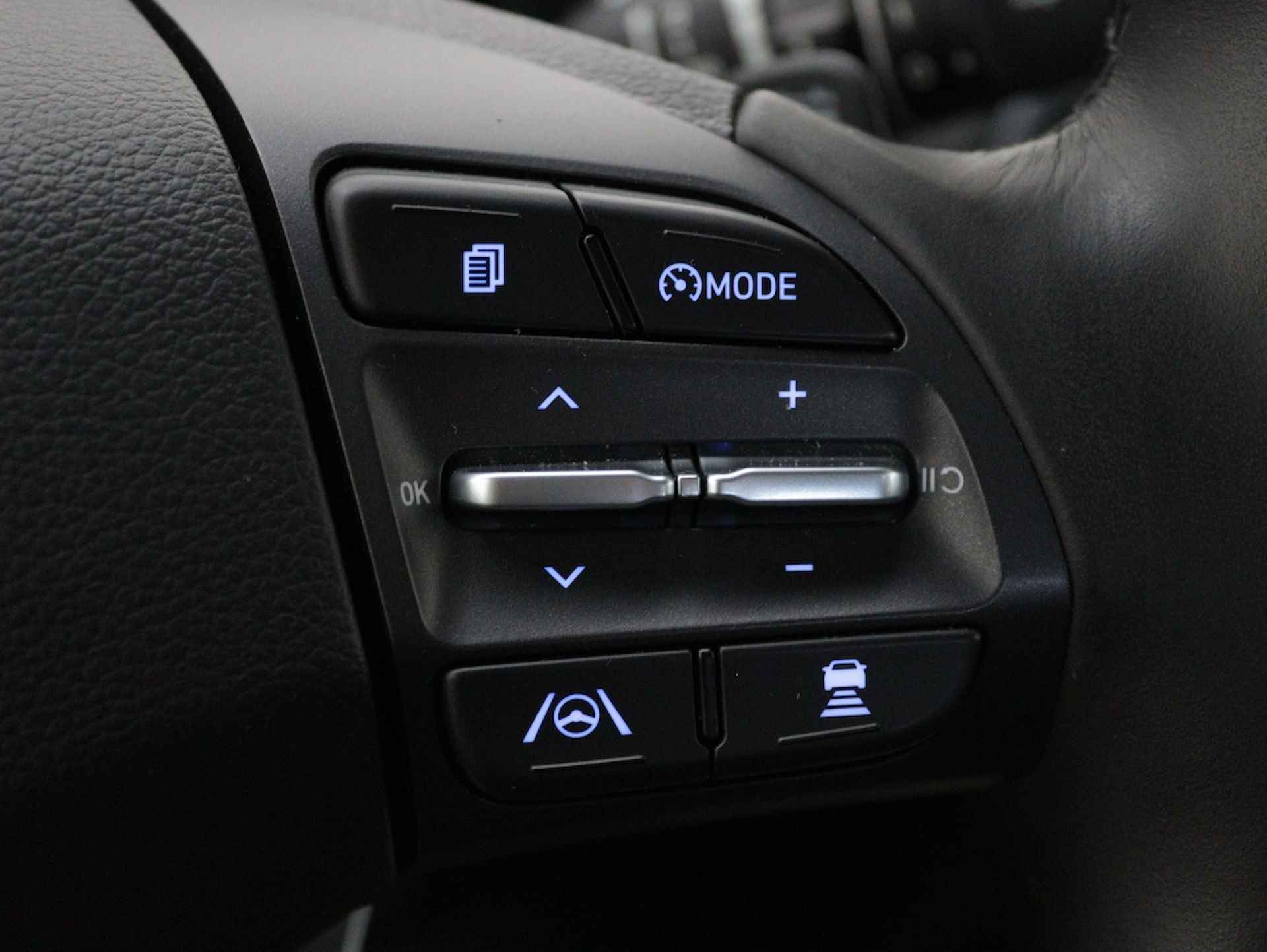 Hyundai Kona EV Premium 64 kWh | Navigatie | Leder | Camera | Carplay | Airco - 34/56