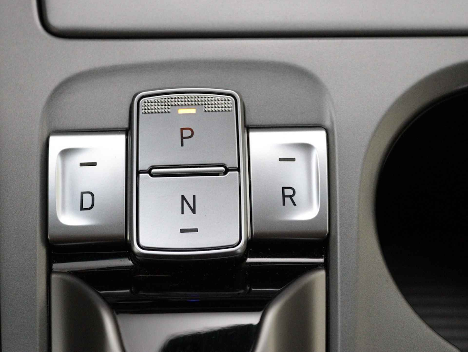 Hyundai Kona EV Premium 64 kWh | Navigatie | Leder | Camera | Carplay | Airco - 43/56