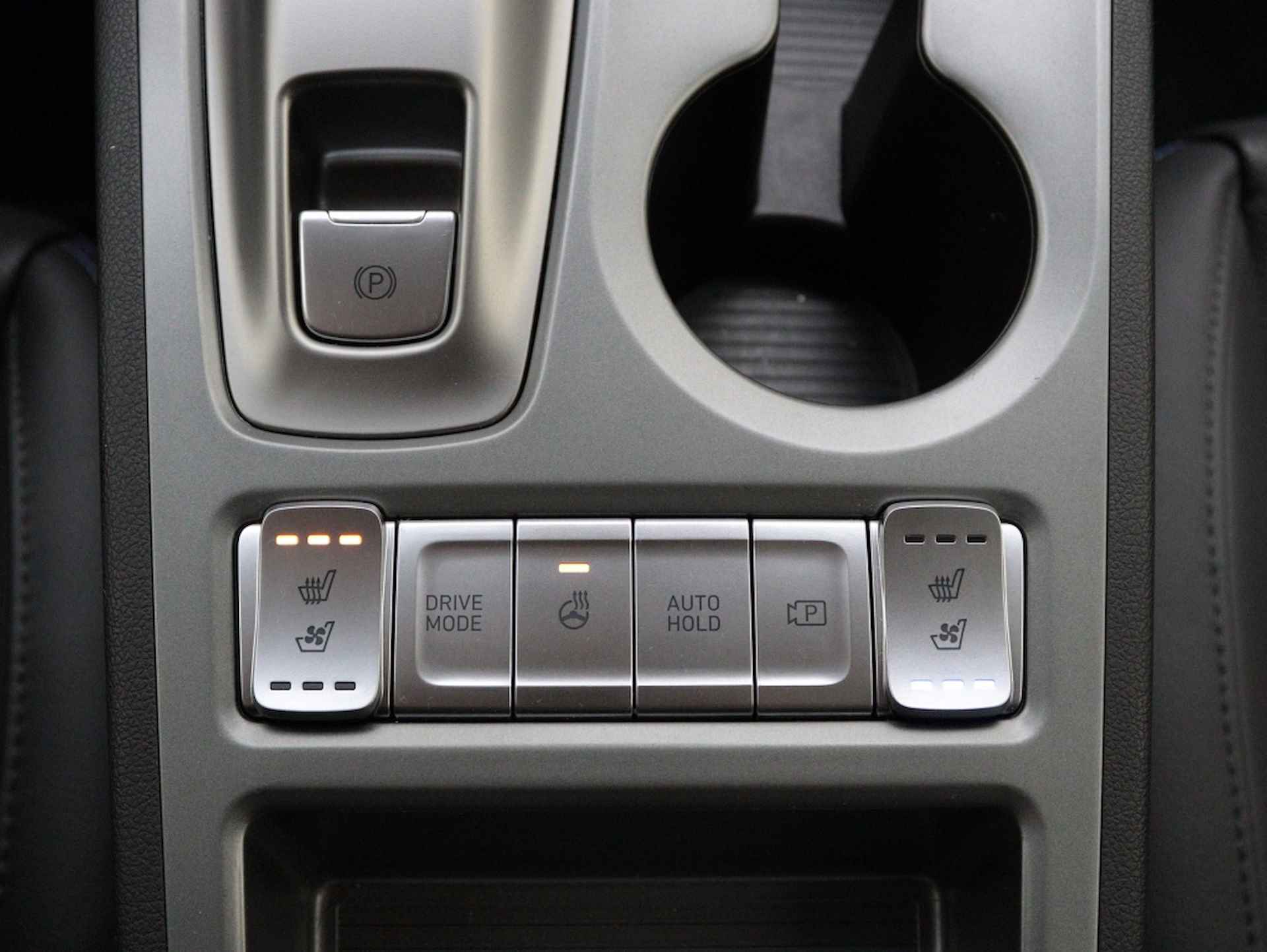 Hyundai Kona EV Premium 64 kWh | Navigatie | Leder | Camera | Carplay | Airco - 44/56
