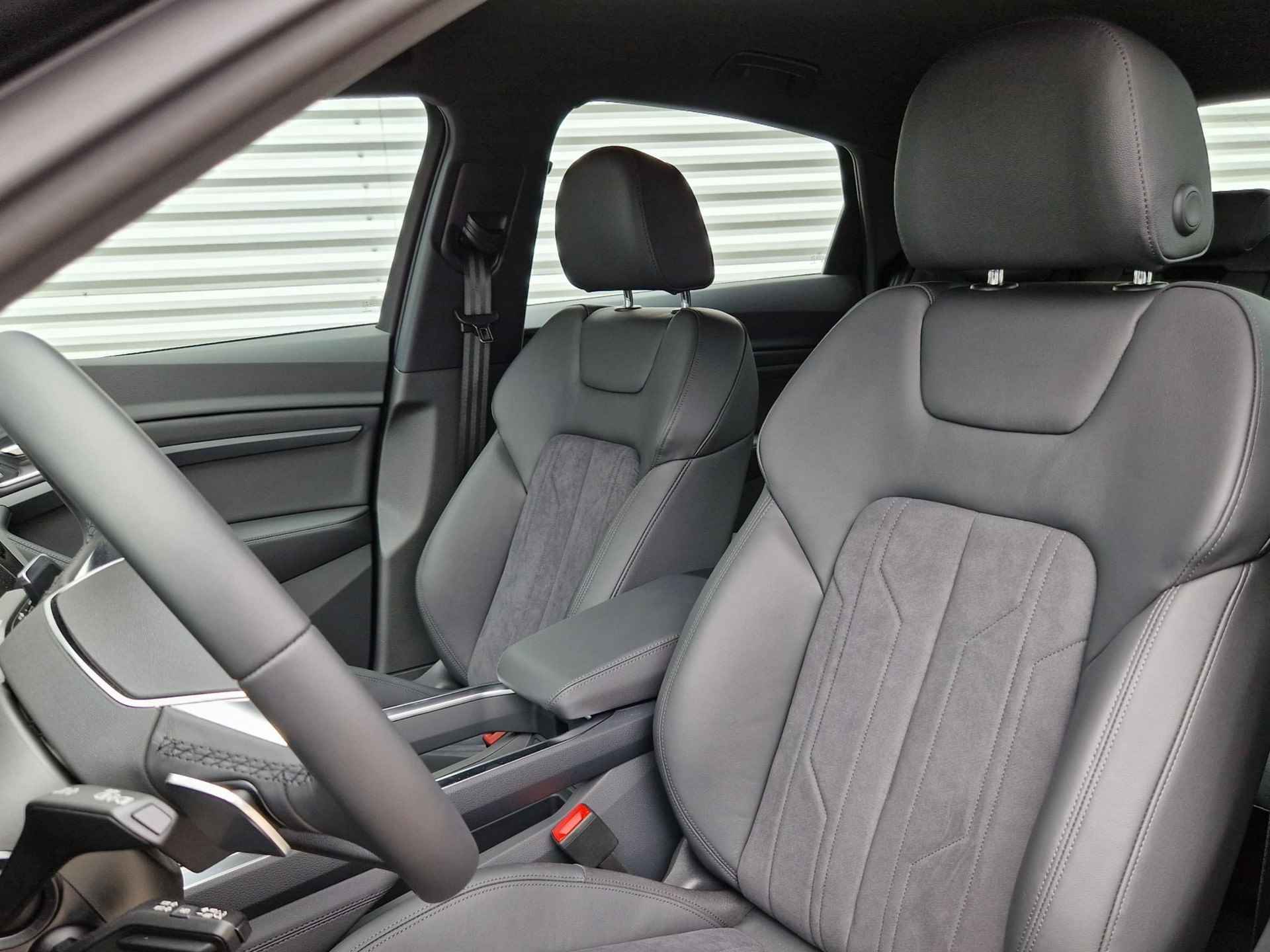 Audi e-tron Sportback 50 quattro Advanced edition Plus 71 kWh 313 PK | Demo |  Navigatie | Camera | Parkeersensoren | Elektrische sportstoelen | 20" Lichtmetalen velgen | - 12/27