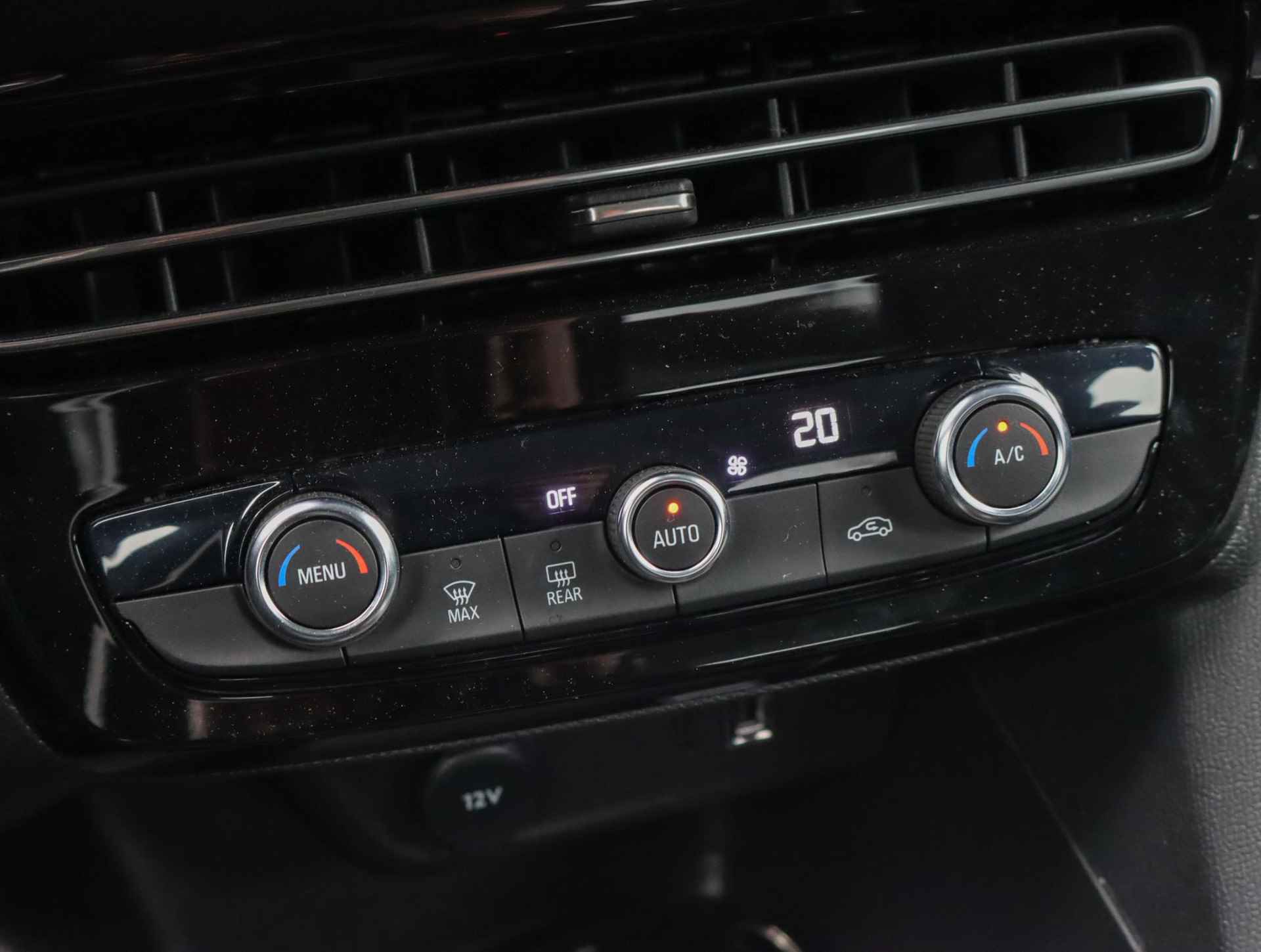 Opel Mokka Electric Level 5 50 kWh (DIRECT rijden!!/17"LMV/Climate/AppleCarPlay/NAV./LED) - 28/42