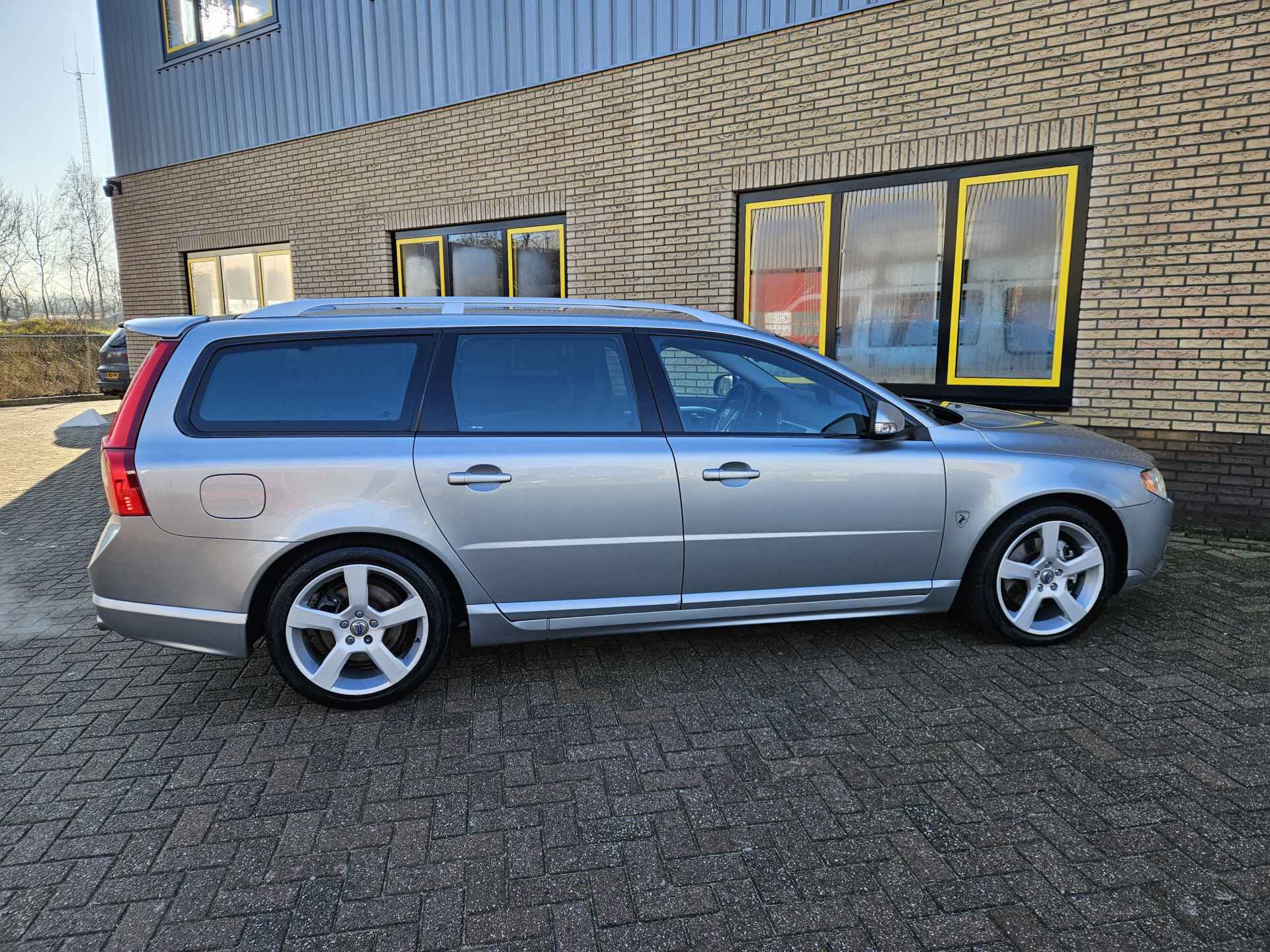 Volvo V70 2.0T R-Design 203 pk automaat org. Nederlandse auto incl volledige historie. - 5/41