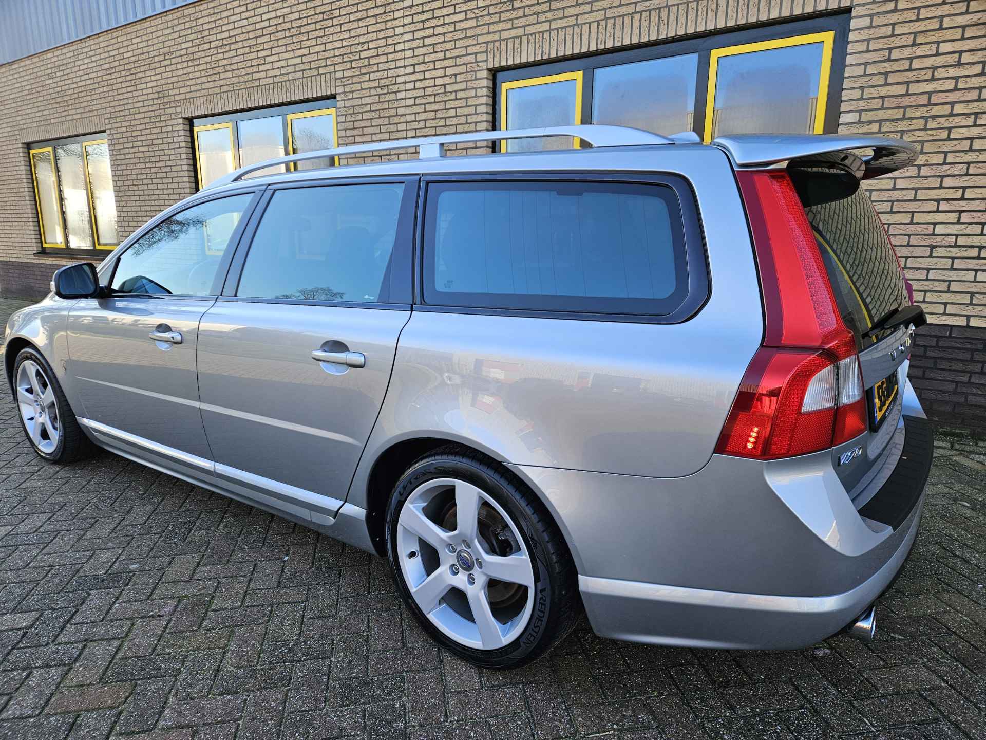 Volvo V70 2.0T R-Design 203 pk automaat org. Nederlandse auto incl volledige historie. - 6/41