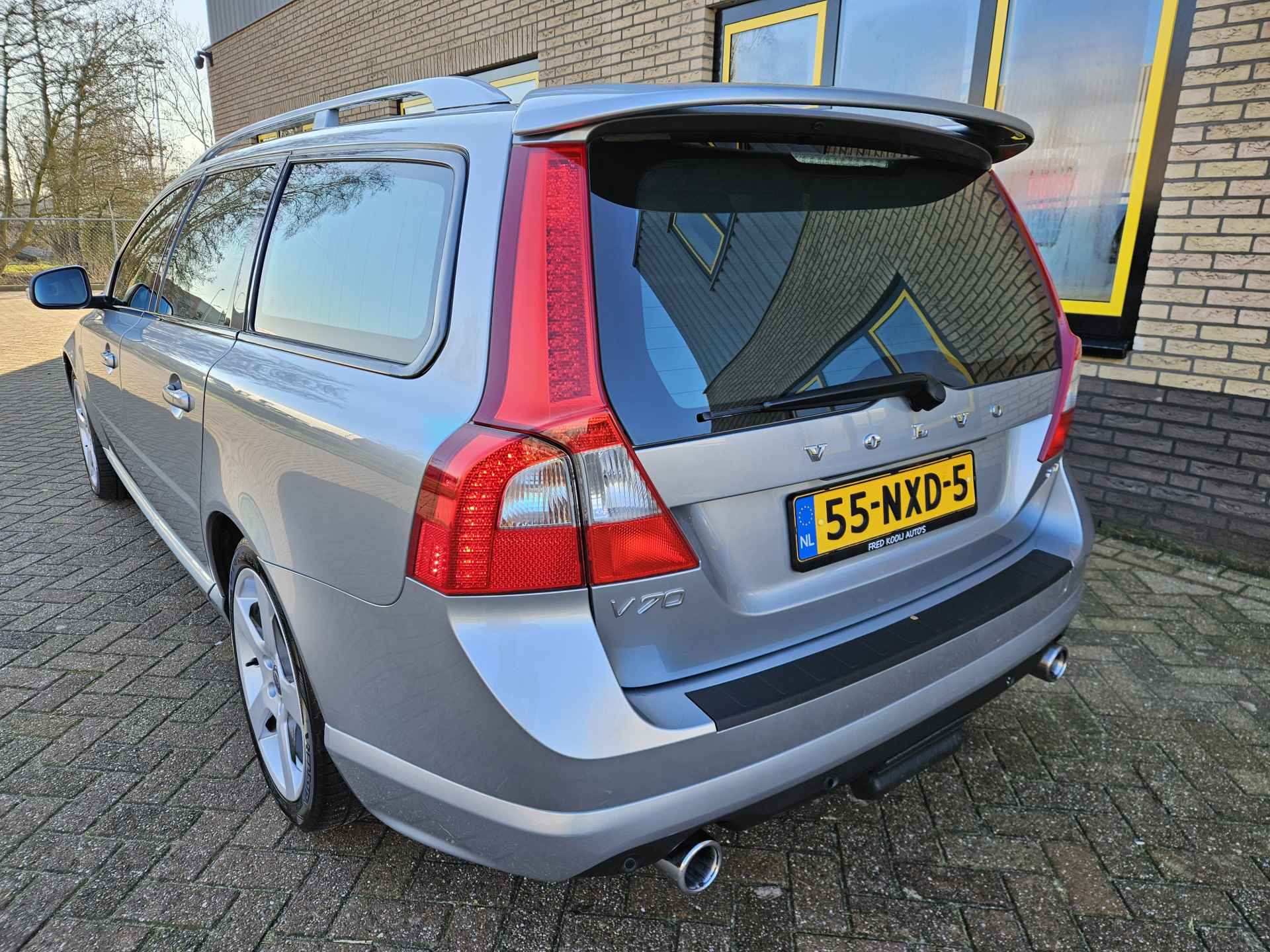 Volvo V70 2.0T R-Design 203 pk automaat org. Nederlandse auto incl volledige historie. - 7/41