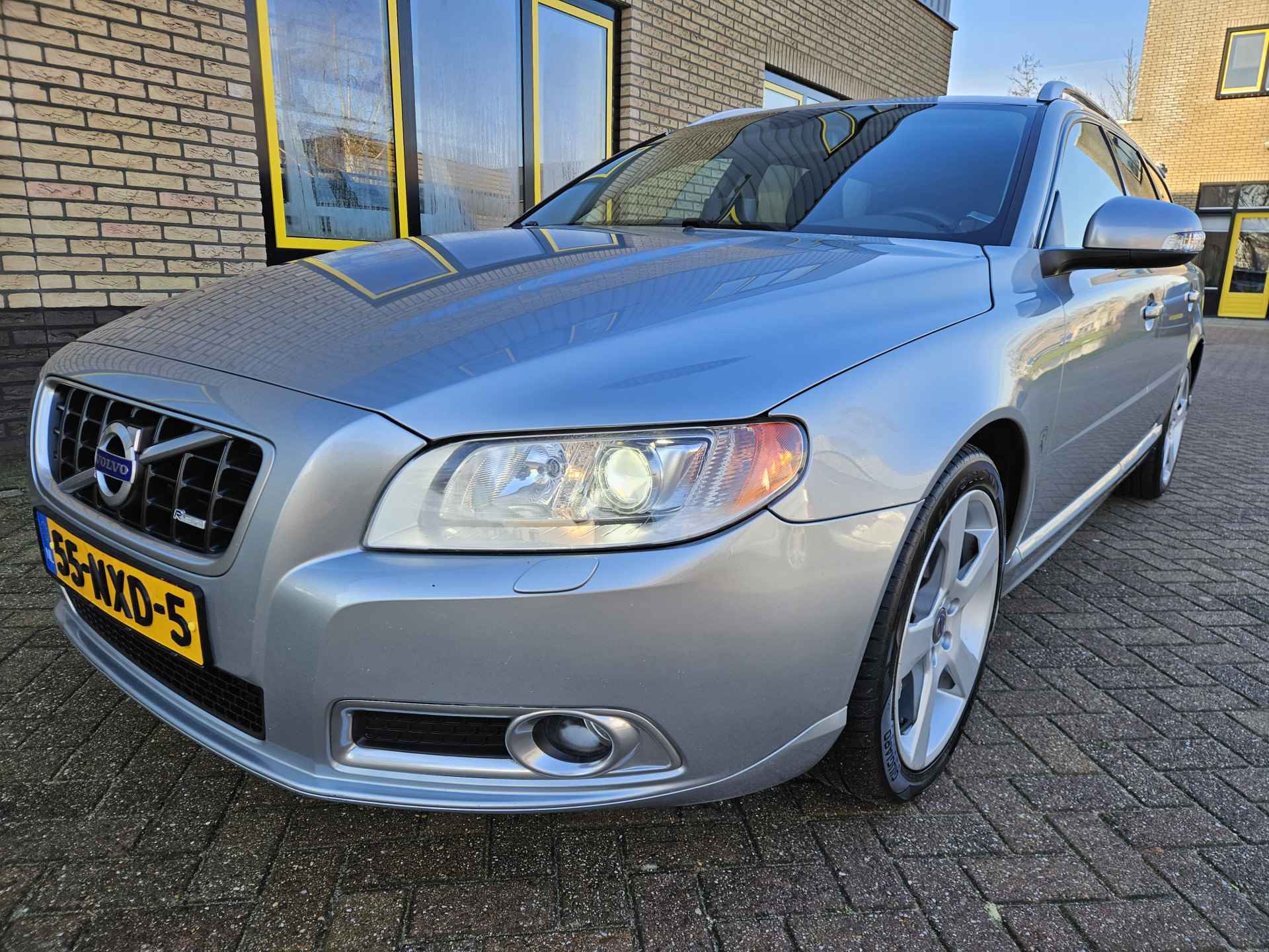 Volvo V70 2.0T R-Design 203 pk automaat org. Nederlandse auto incl volledige historie. - 10/41