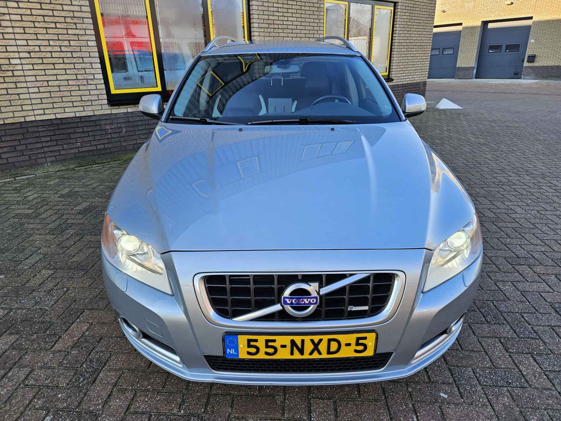 Volvo V70 2.0T R-Design 203 pk automaat org. Nederlandse auto incl volledige historie. - 11/41