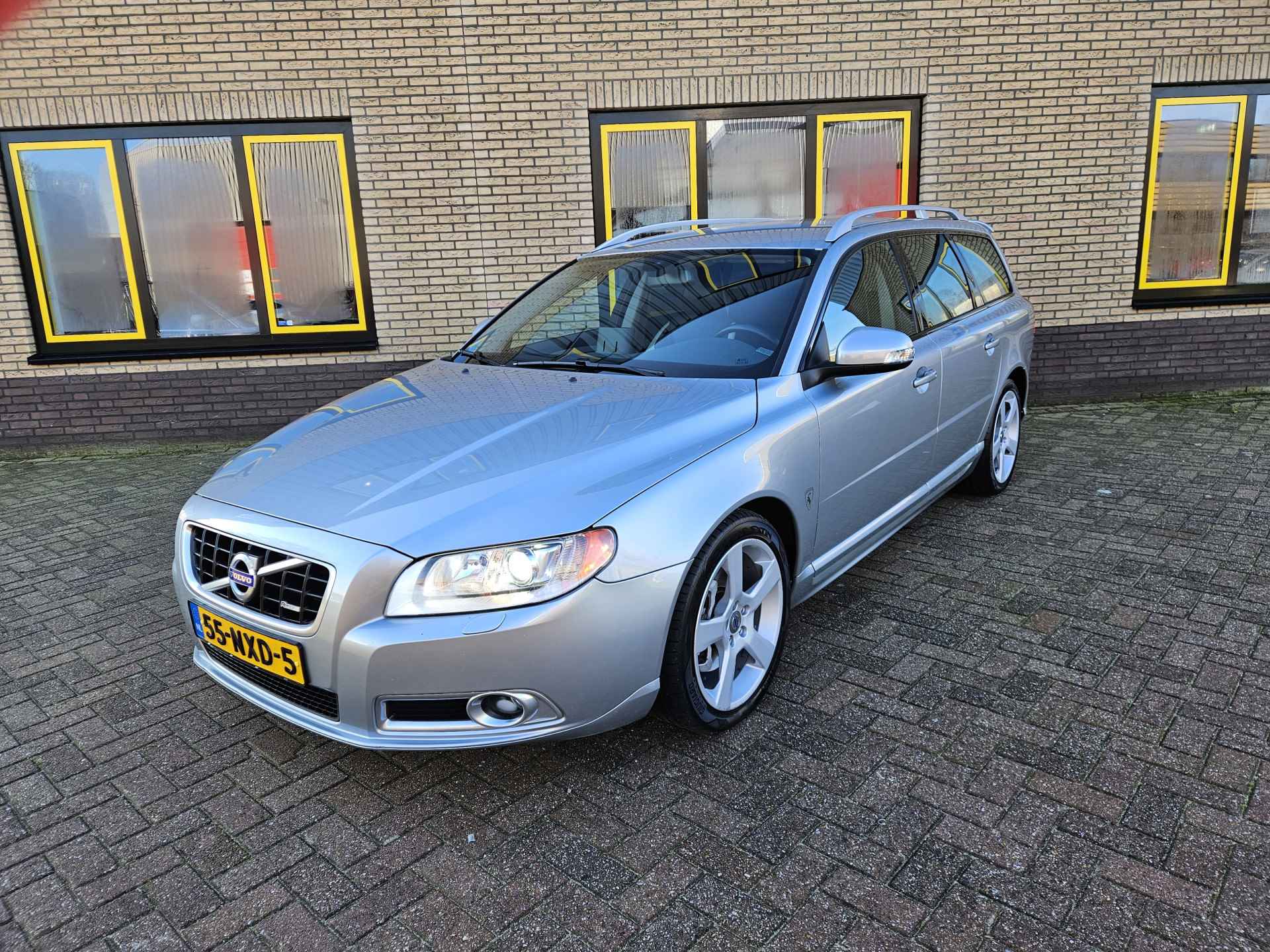 Volvo V70 2.0T R-Design 203 pk automaat org. Nederlandse auto incl volledige historie. - 12/41