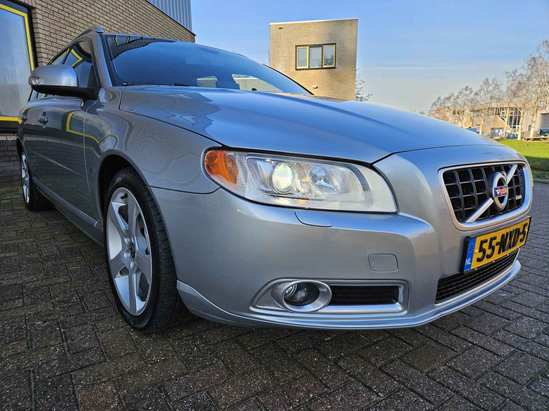 Volvo V70 2.0T R-Design 203 pk automaat org. Nederlandse auto incl volledige historie. - 14/41