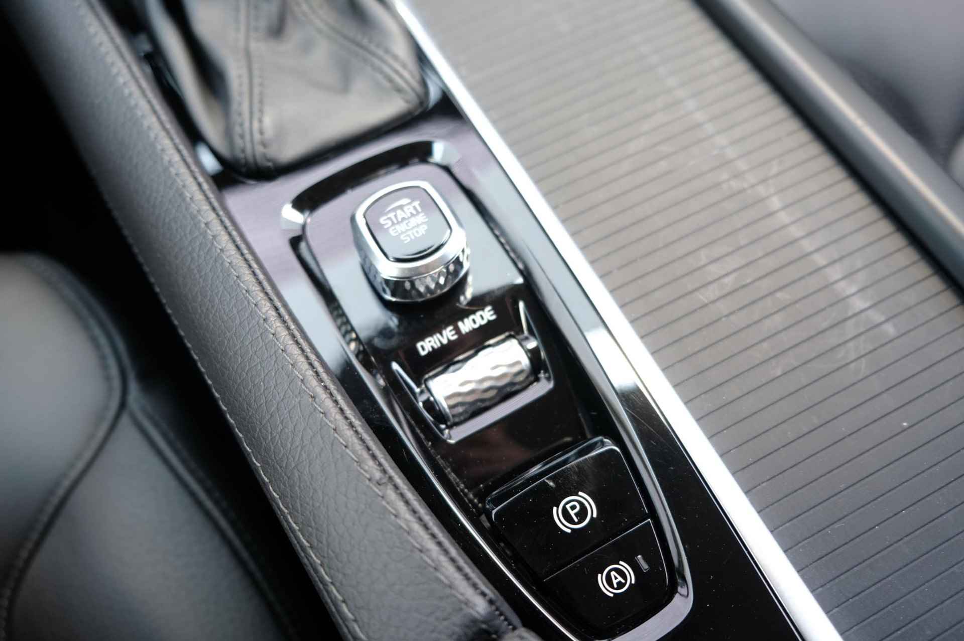 Volvo V90 T4 Automaat Momentum | Trekhaak | Stoelverwarming | Lederen bekleding | Parkeerverwarming met timer | Adaptieve Cruise control - 22/31