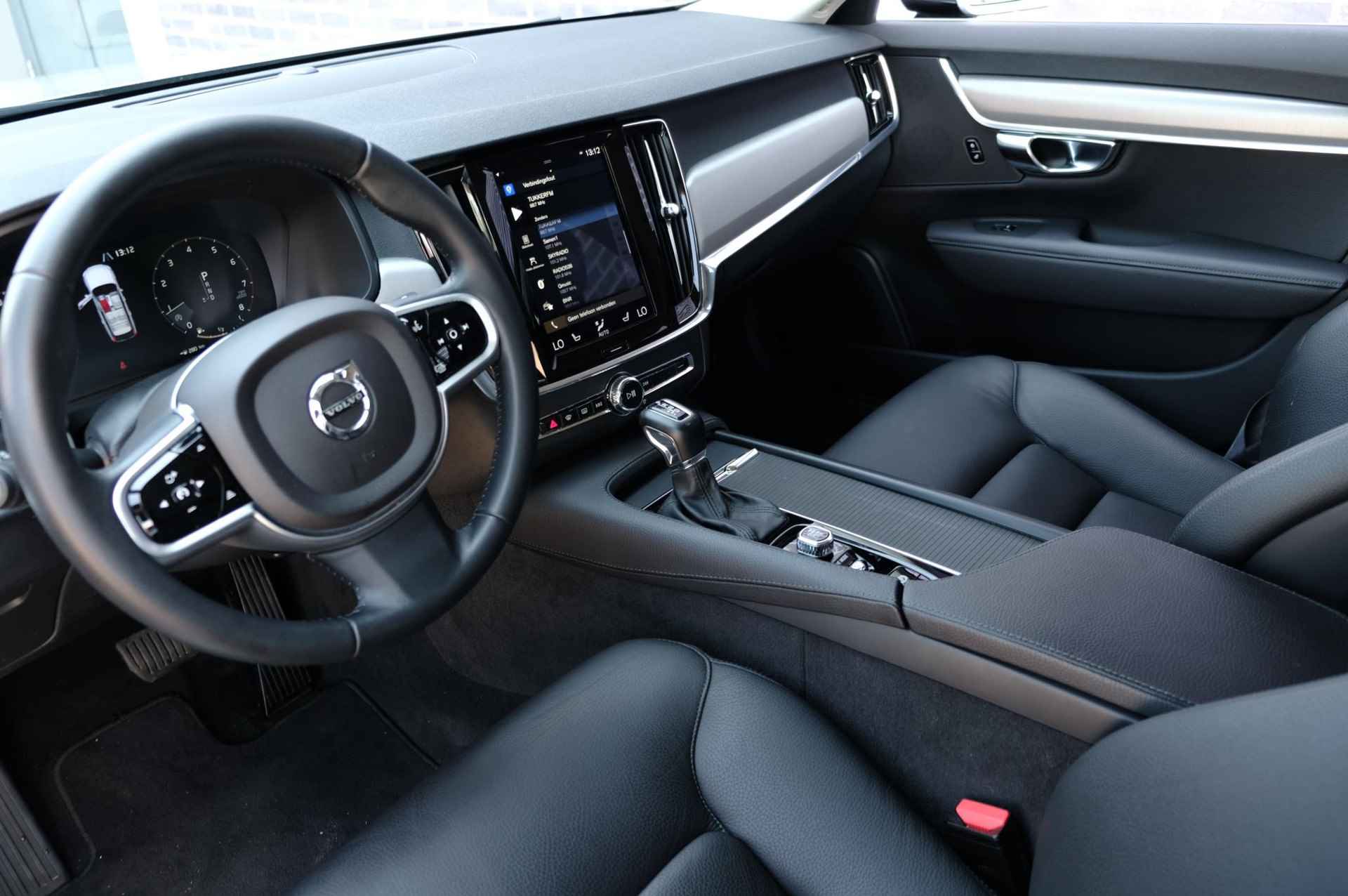 Volvo V90 T4 Automaat Momentum | Trekhaak | Stoelverwarming | Lederen bekleding | Parkeerverwarming met timer | Adaptieve Cruise control - 10/31