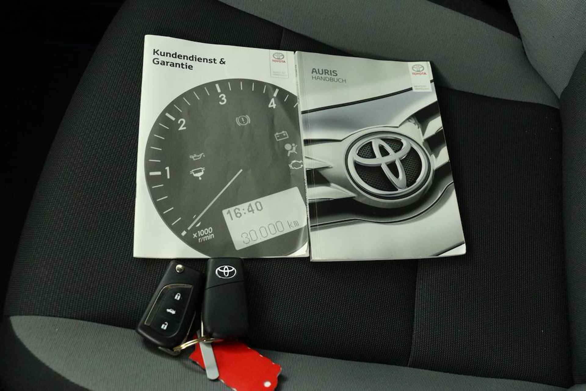 Toyota Auris 1.3 Now | Parkeersensoren | Climate-Control | - 9/39