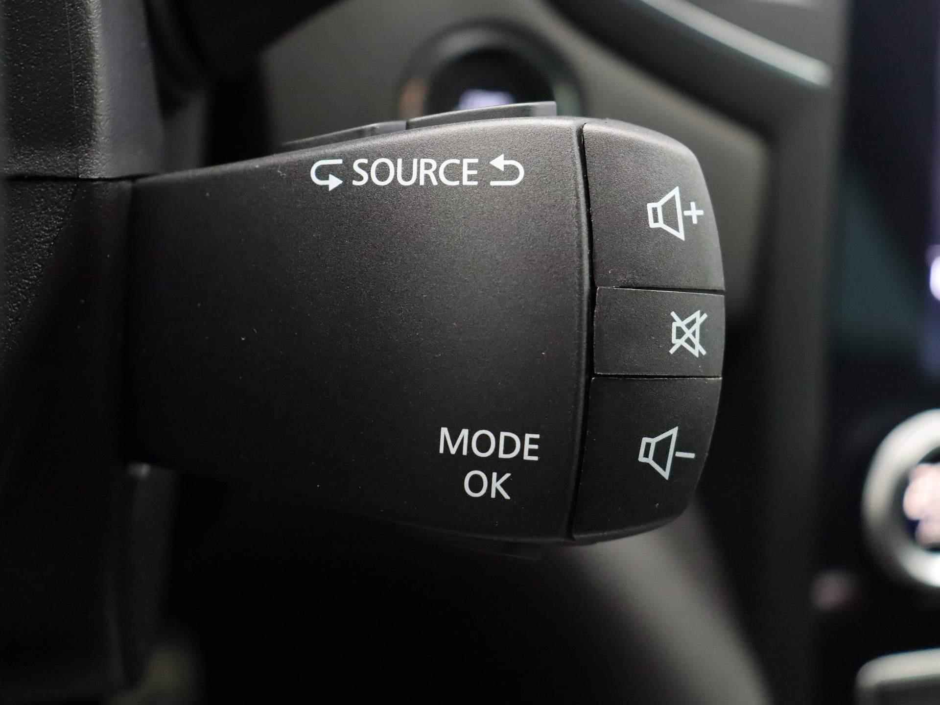 Renault Mégane Estate TCe 140pk R.S. Line | Head Up Display | Bose Audio | Handsfree | Groot Scherm Navigatie | - 29/49