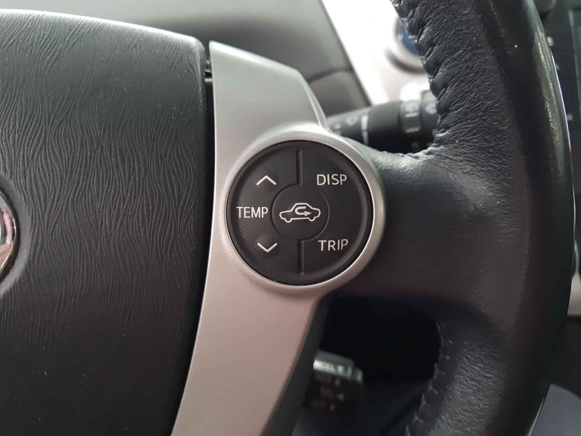 Toyota Prius Wagon 1.8 Aspiration Limited (Navigatie - Parkeersensoren achter) - 17/25