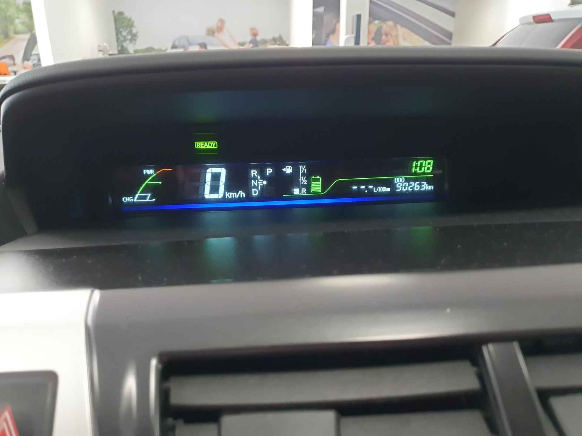 Toyota Prius Wagon 1.8 Aspiration Limited (Navigatie - Parkeersensoren achter) - 21/25