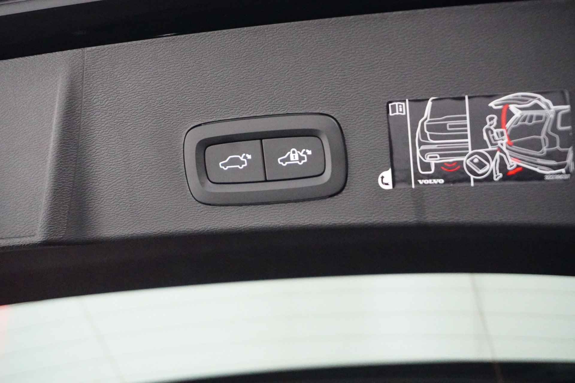 Volvo XC40 T4 Recharge R-Design | Climate control | Navigatie | Getint glas | Stoelverwarming | Verwarmde voorruit | Camera | Draadloos lad - 27/29